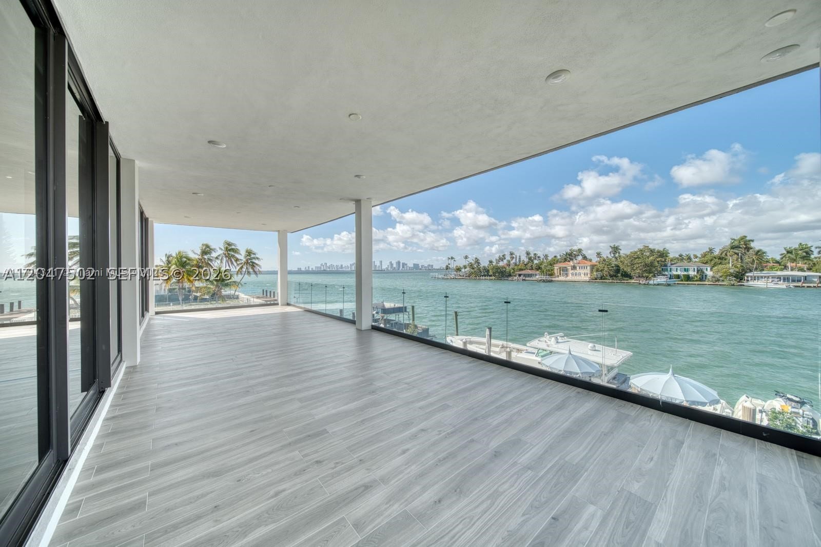 7520 W Treasure Dr North Bay Village, FL 33141