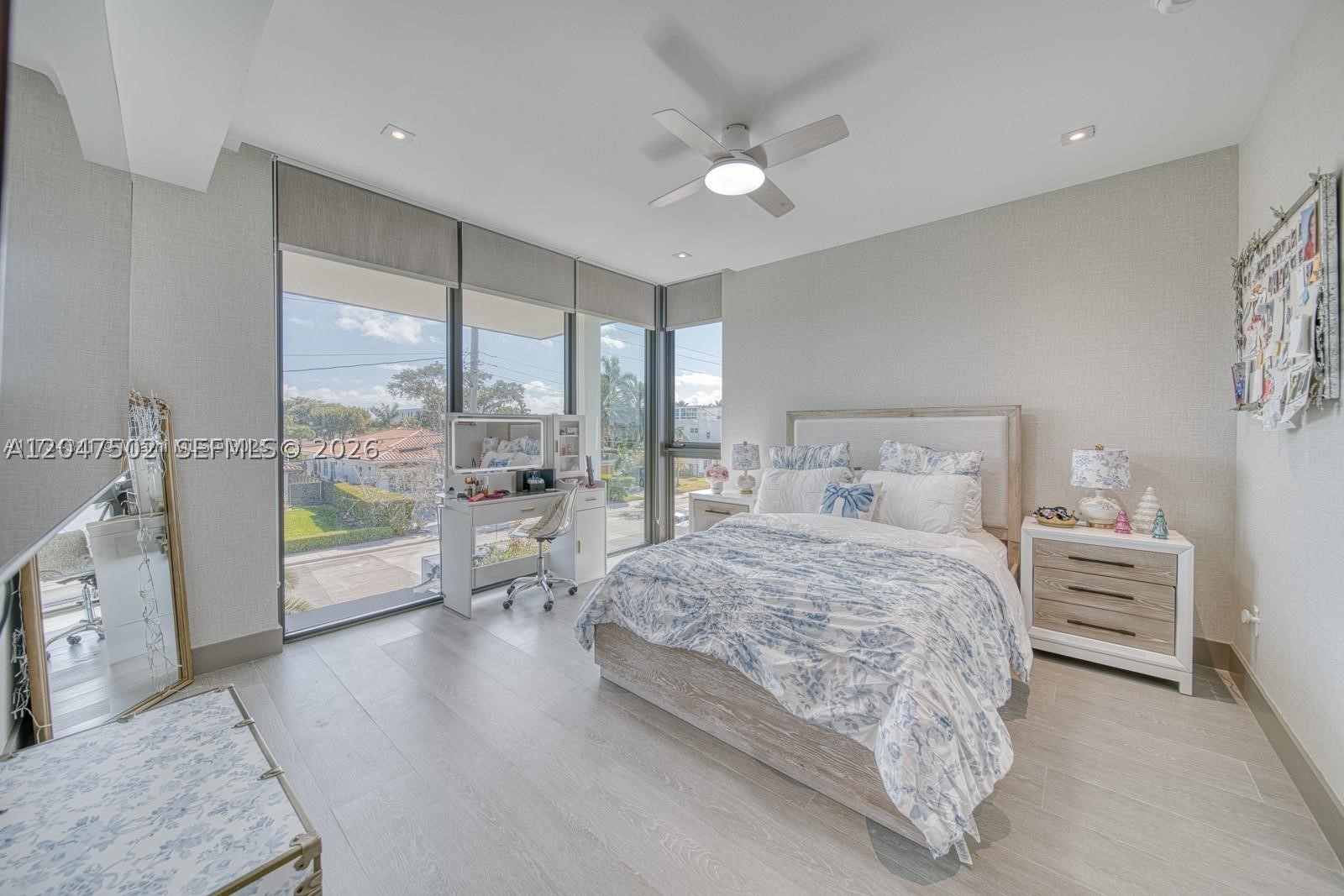 7520 W Treasure Dr North Bay Village, FL 33141