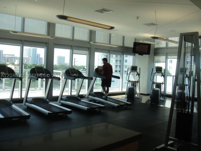 image Axis on Brickell North17