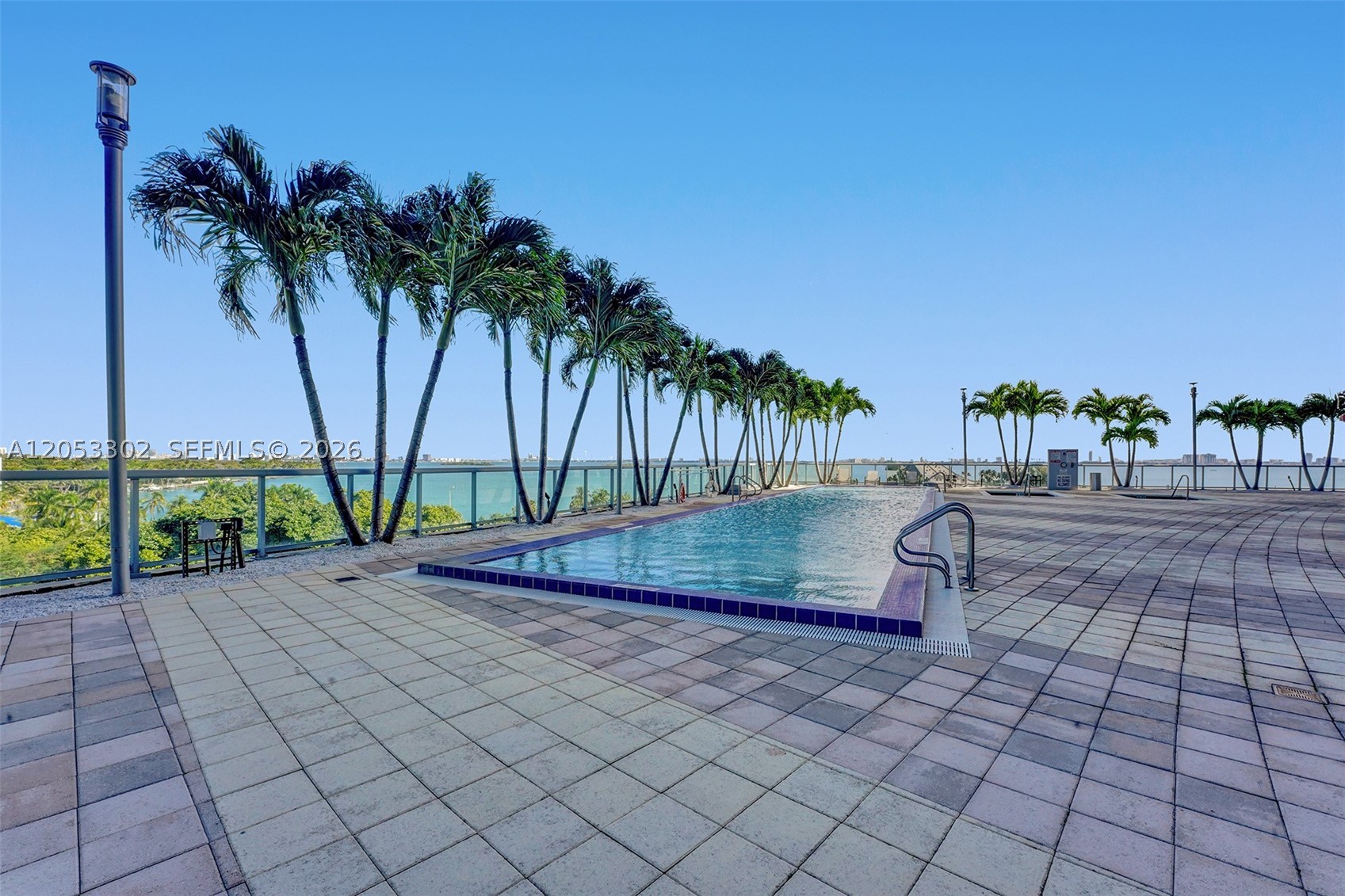 image Blue on the Bay18