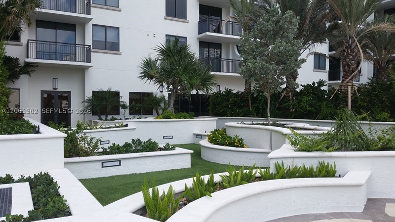 image Nine at Mary Brickell Village19