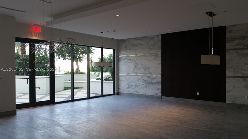 image Nine at Mary Brickell Village30