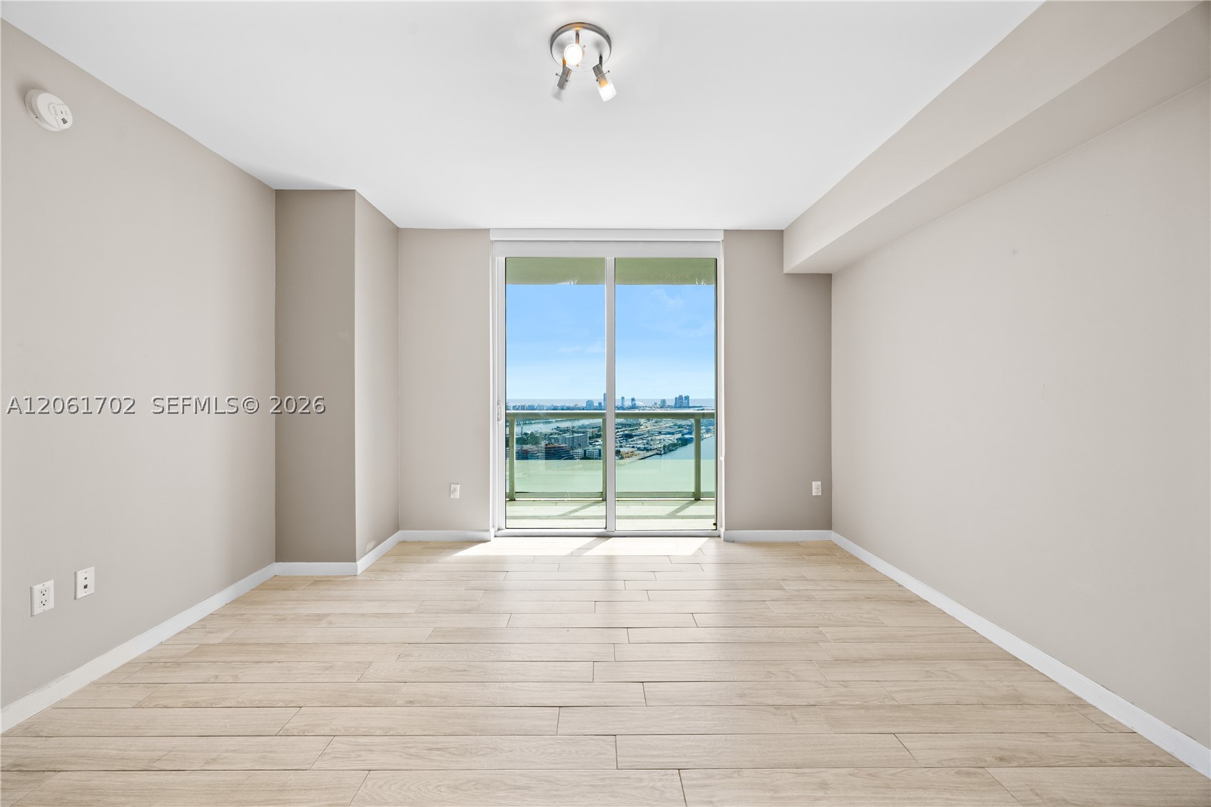 image 50 Biscayne23