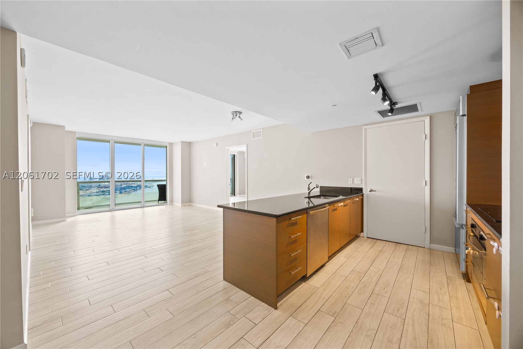 image 50 Biscayne3