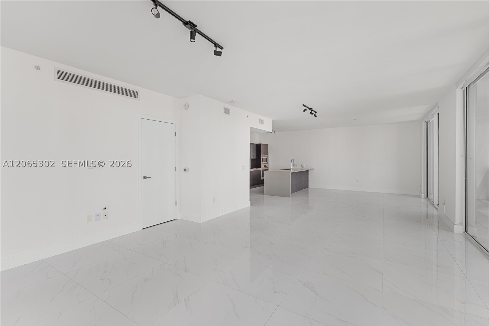 image The Bond on Brickell12