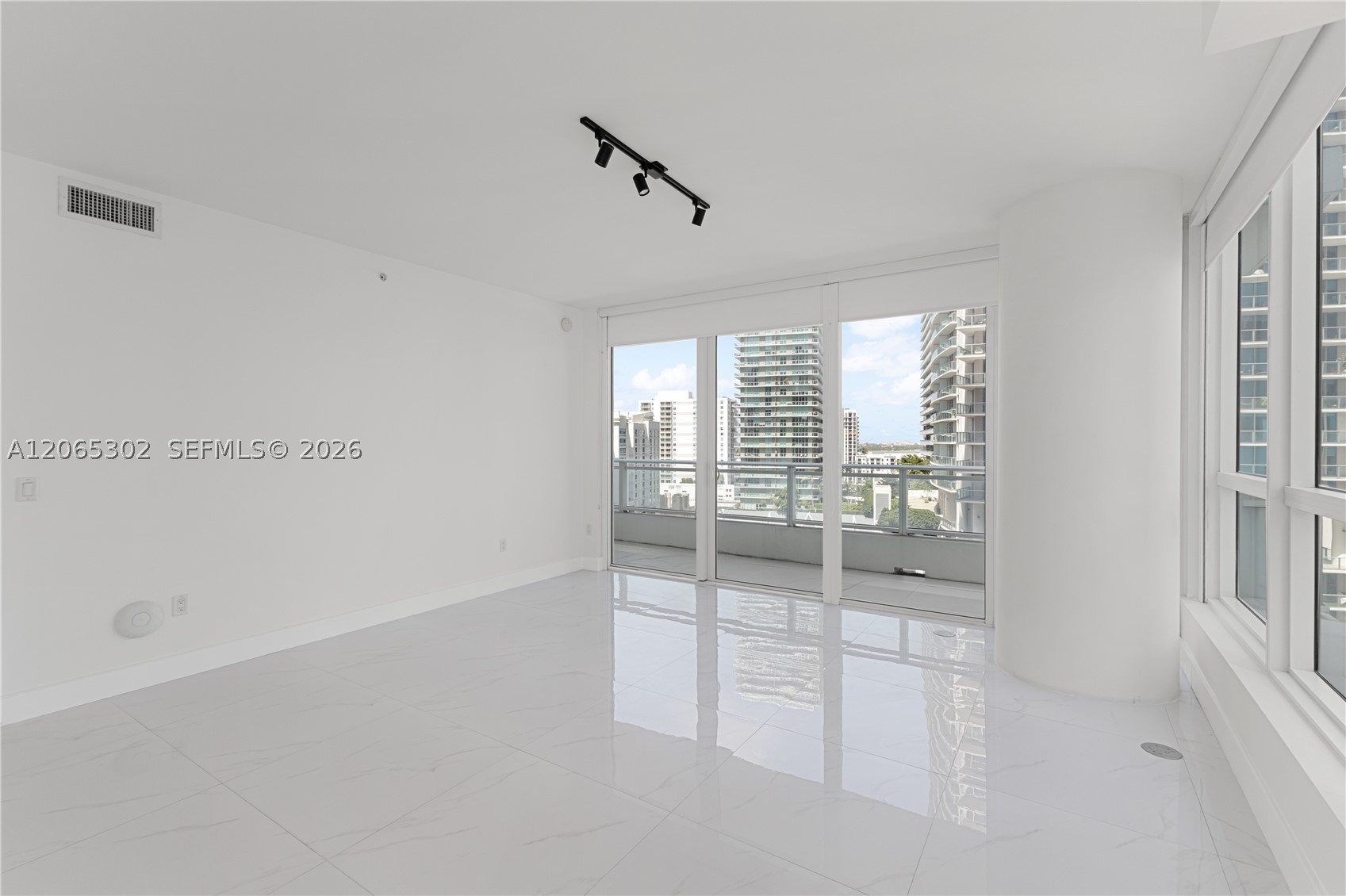 image The Bond on Brickell30