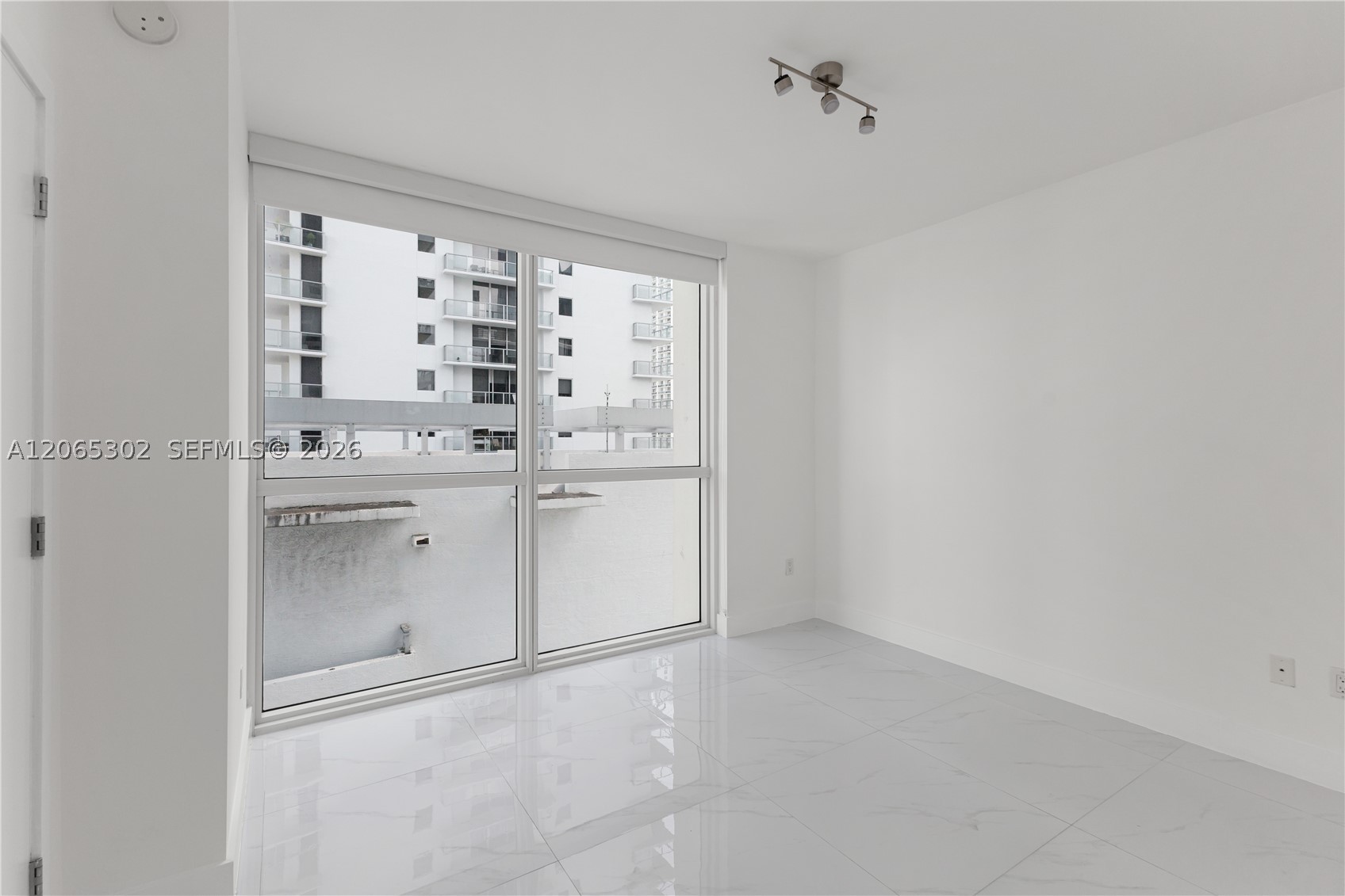 image The Bond on Brickell37