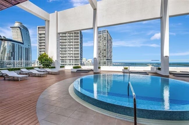 image 500 Brickell East10