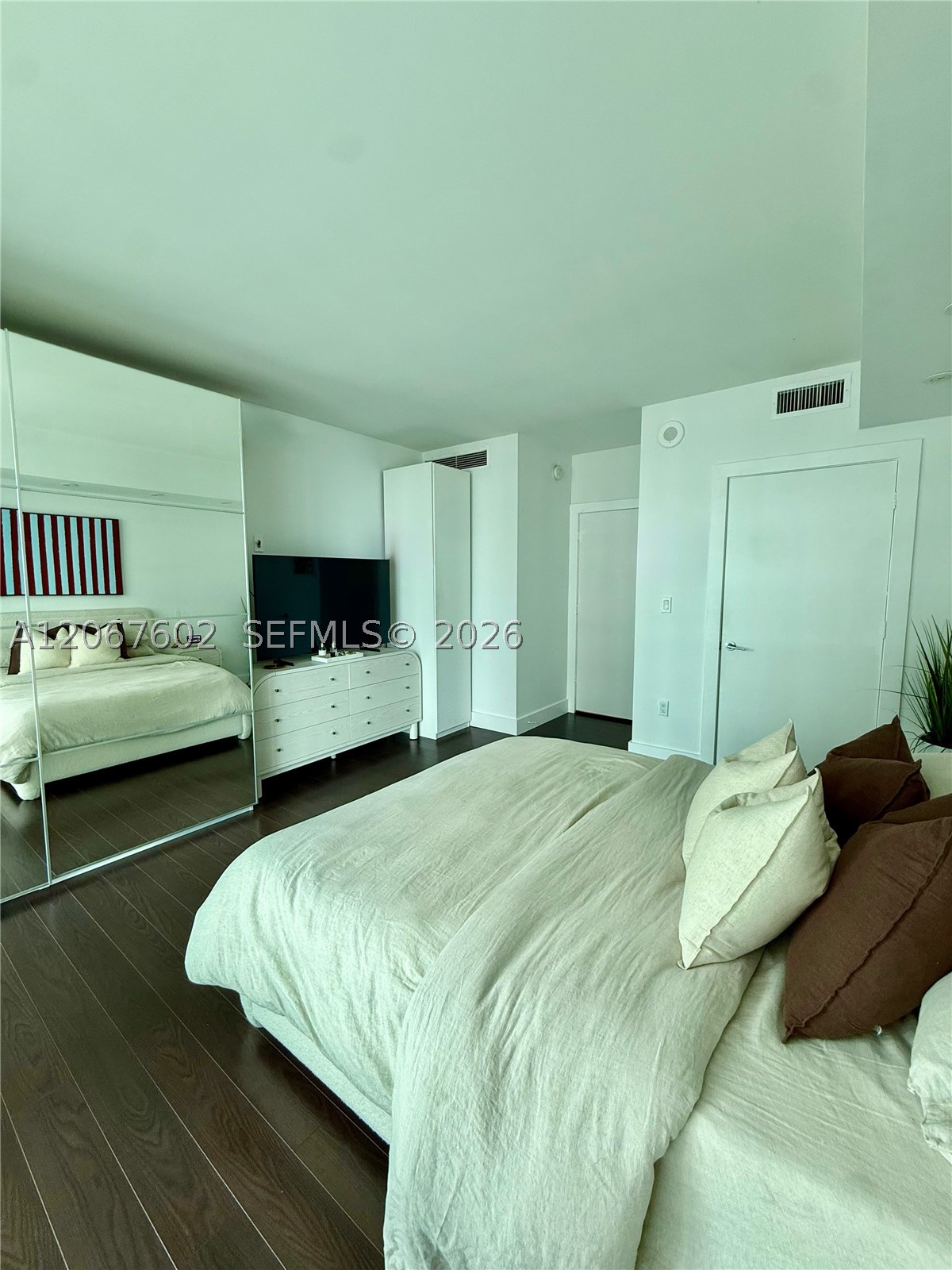 image 500 Brickell East7