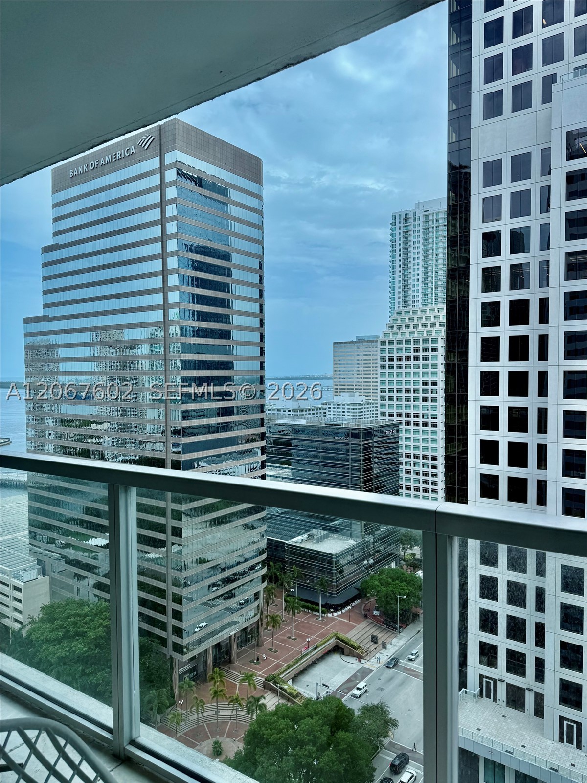 image 500 Brickell East8