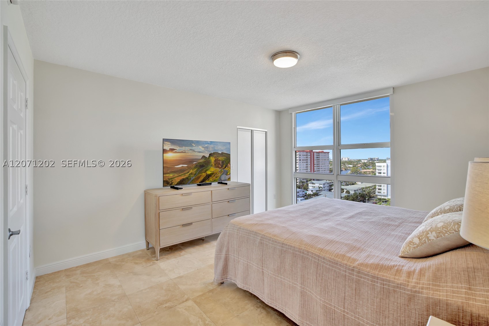 image 2080 Ocean Drive14
