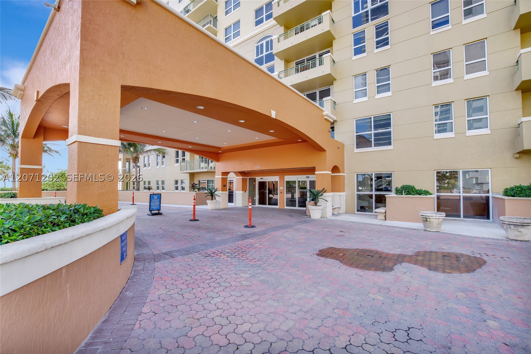 image 2080 Ocean Drive47