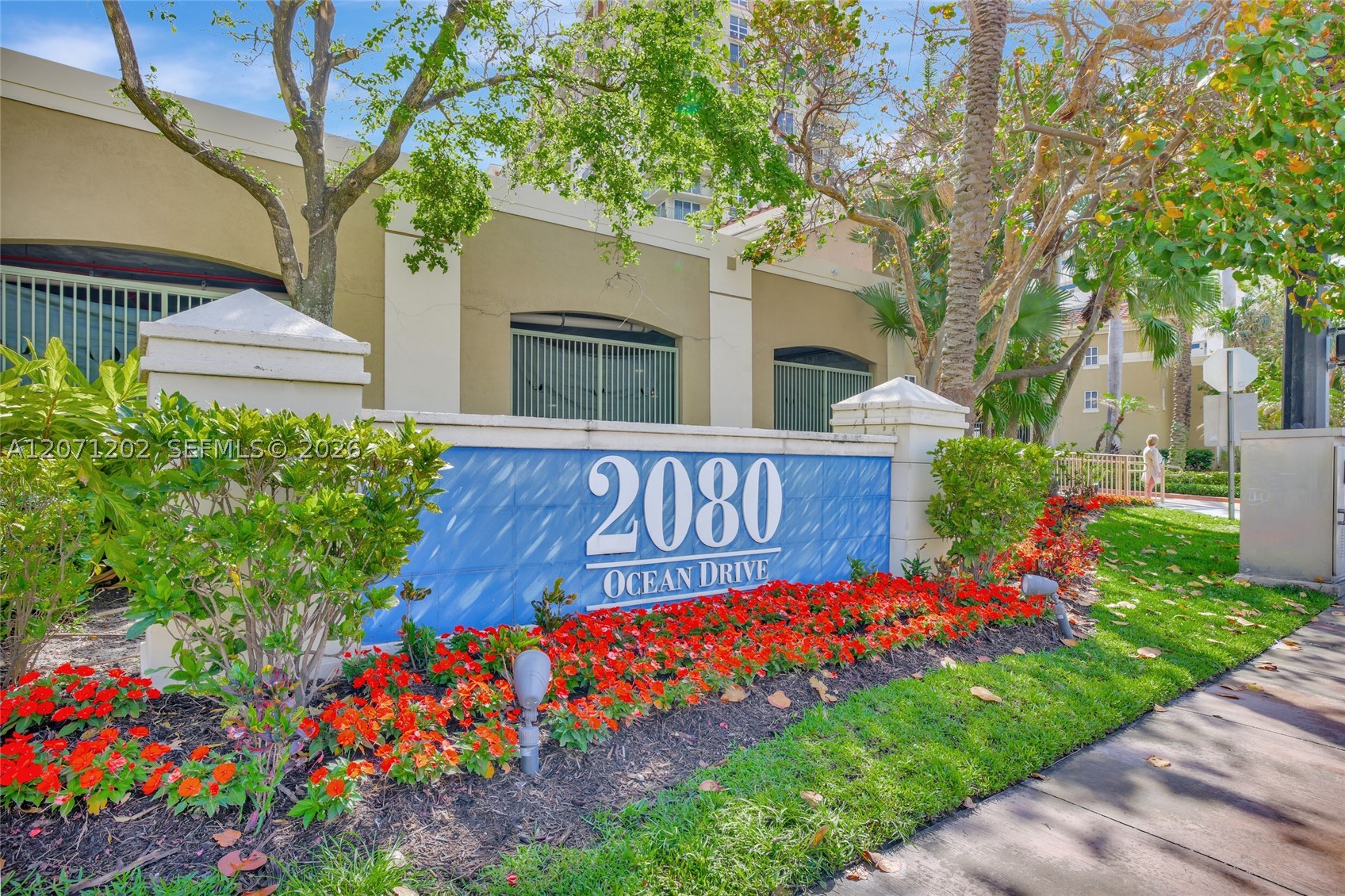 image 2080 Ocean Drive48
