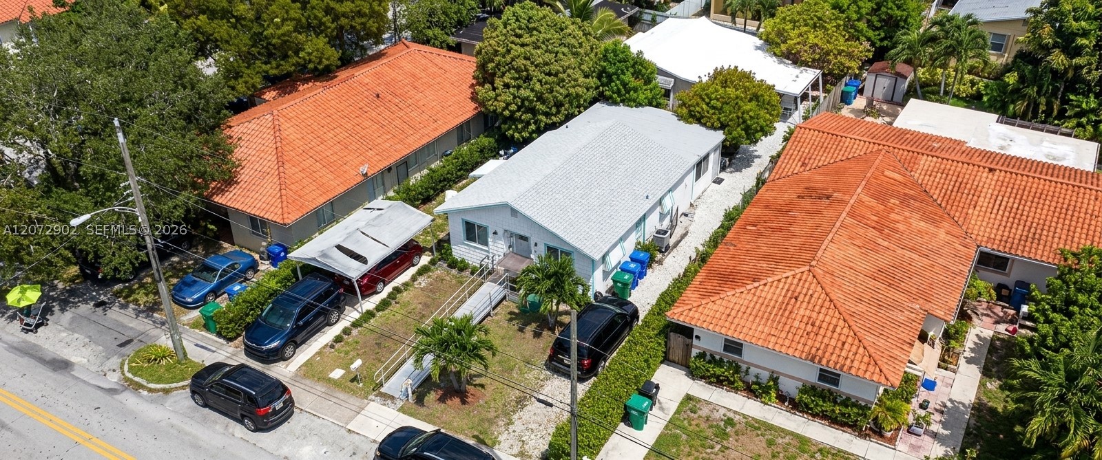 3085 & 3083 SW 17th St