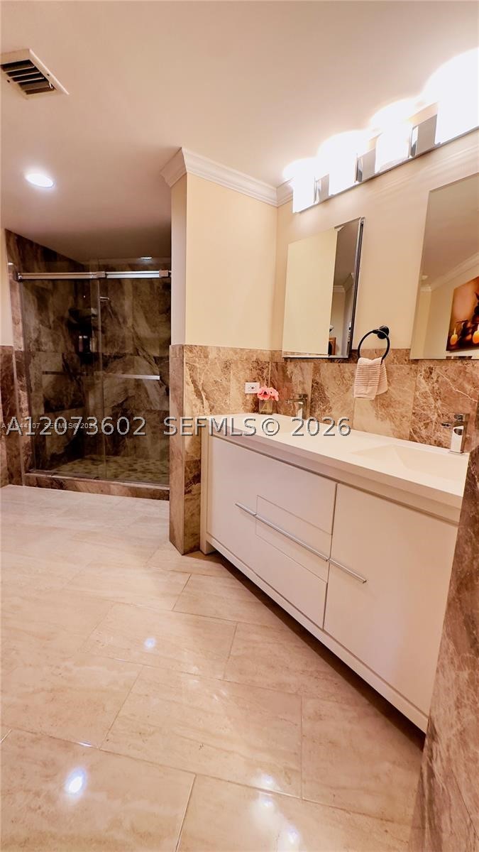 image Porto Bellagio Condo26