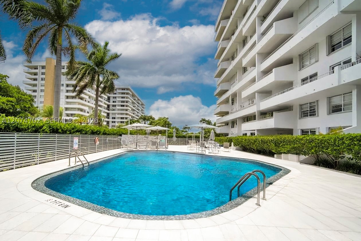 image Commodore Club South2