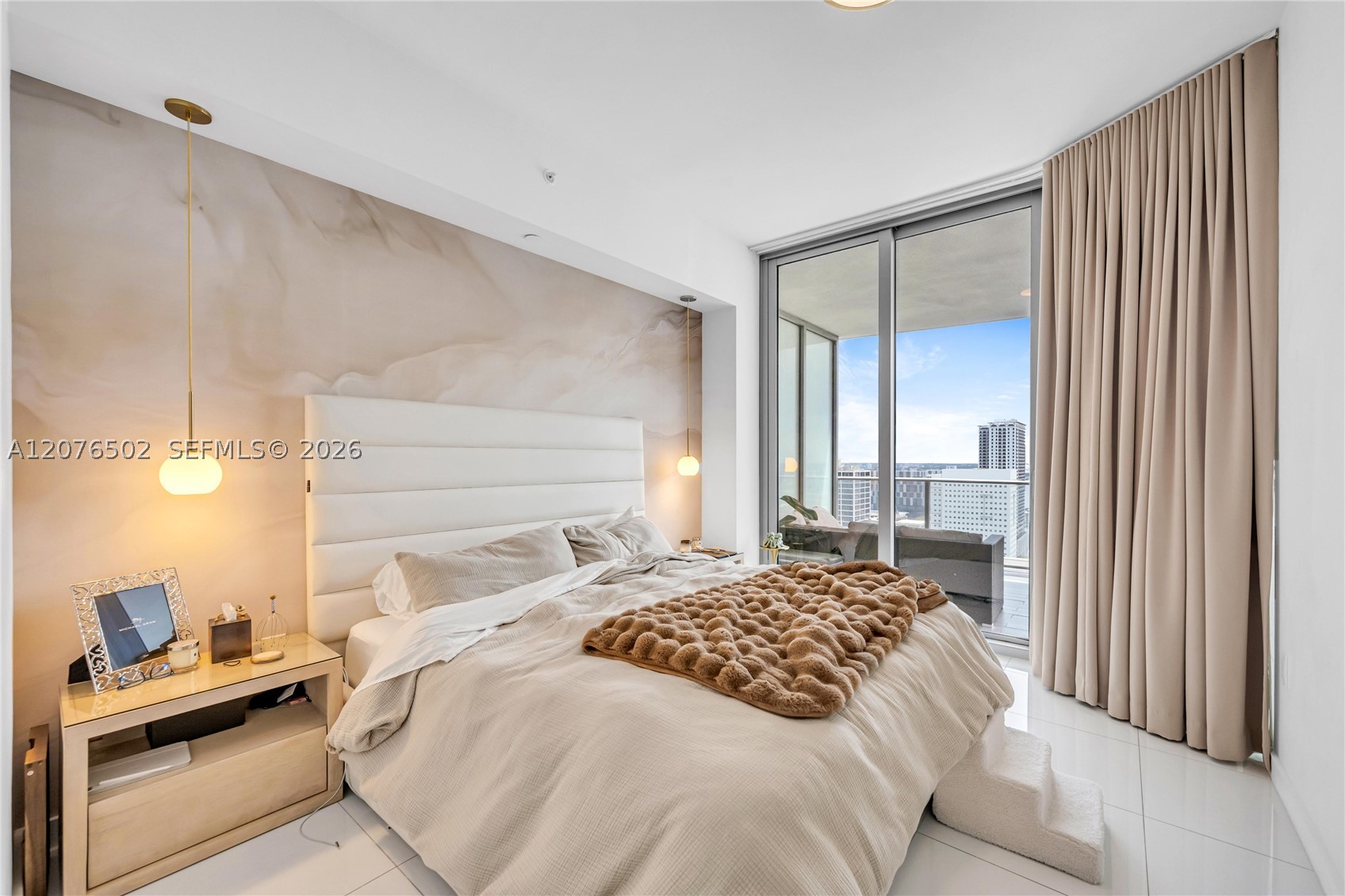 851 NE 1st Ave #2408 Miami, FL 33132
