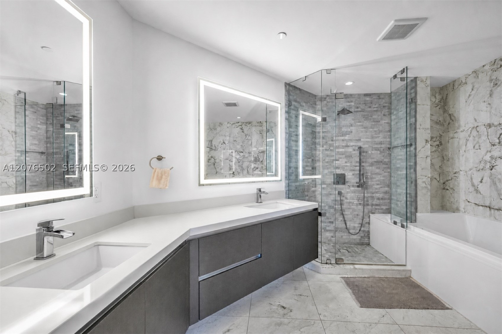 851 NE 1st Ave #2408 Miami, FL 33132