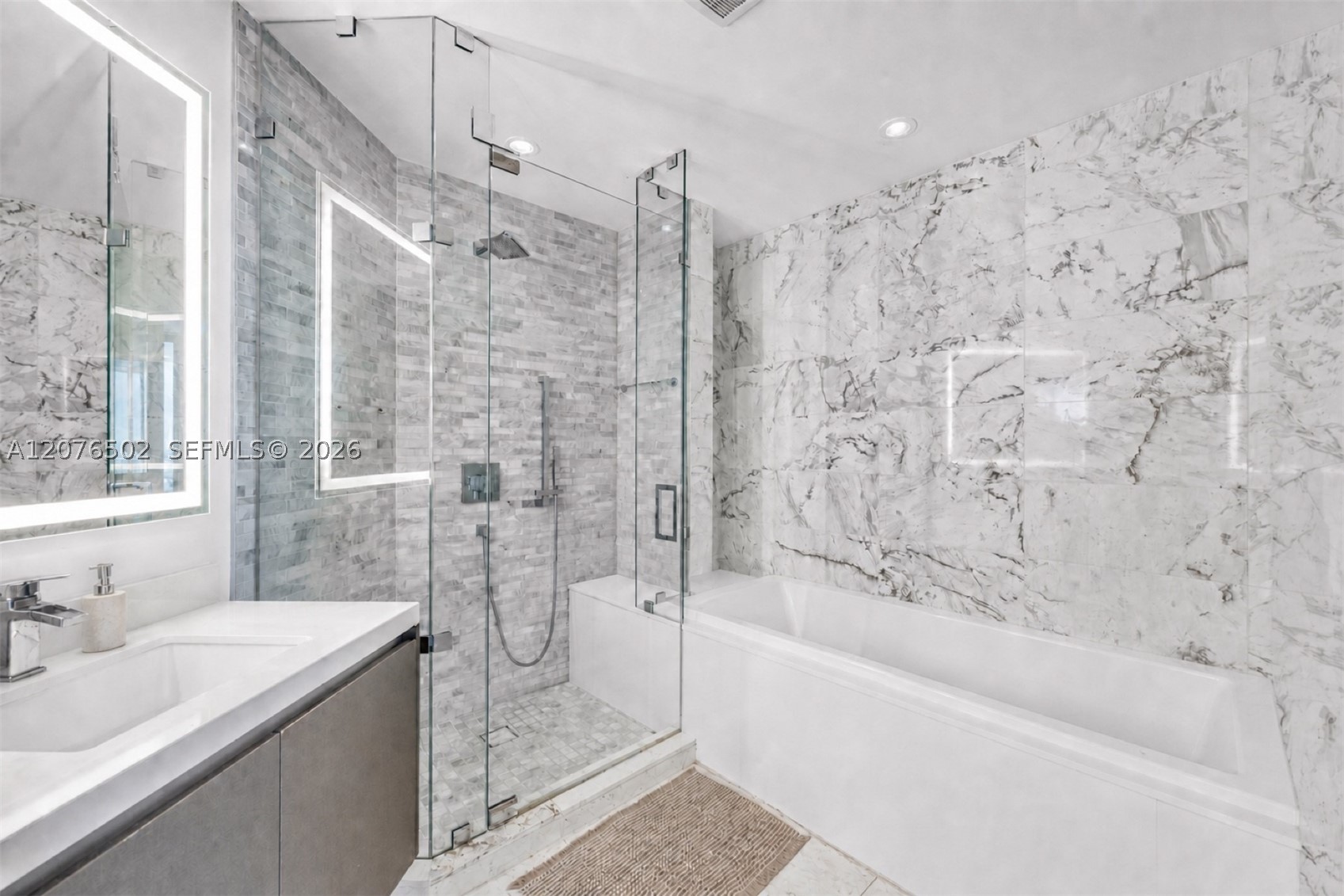 851 NE 1st Ave #2408 Miami, FL 33132