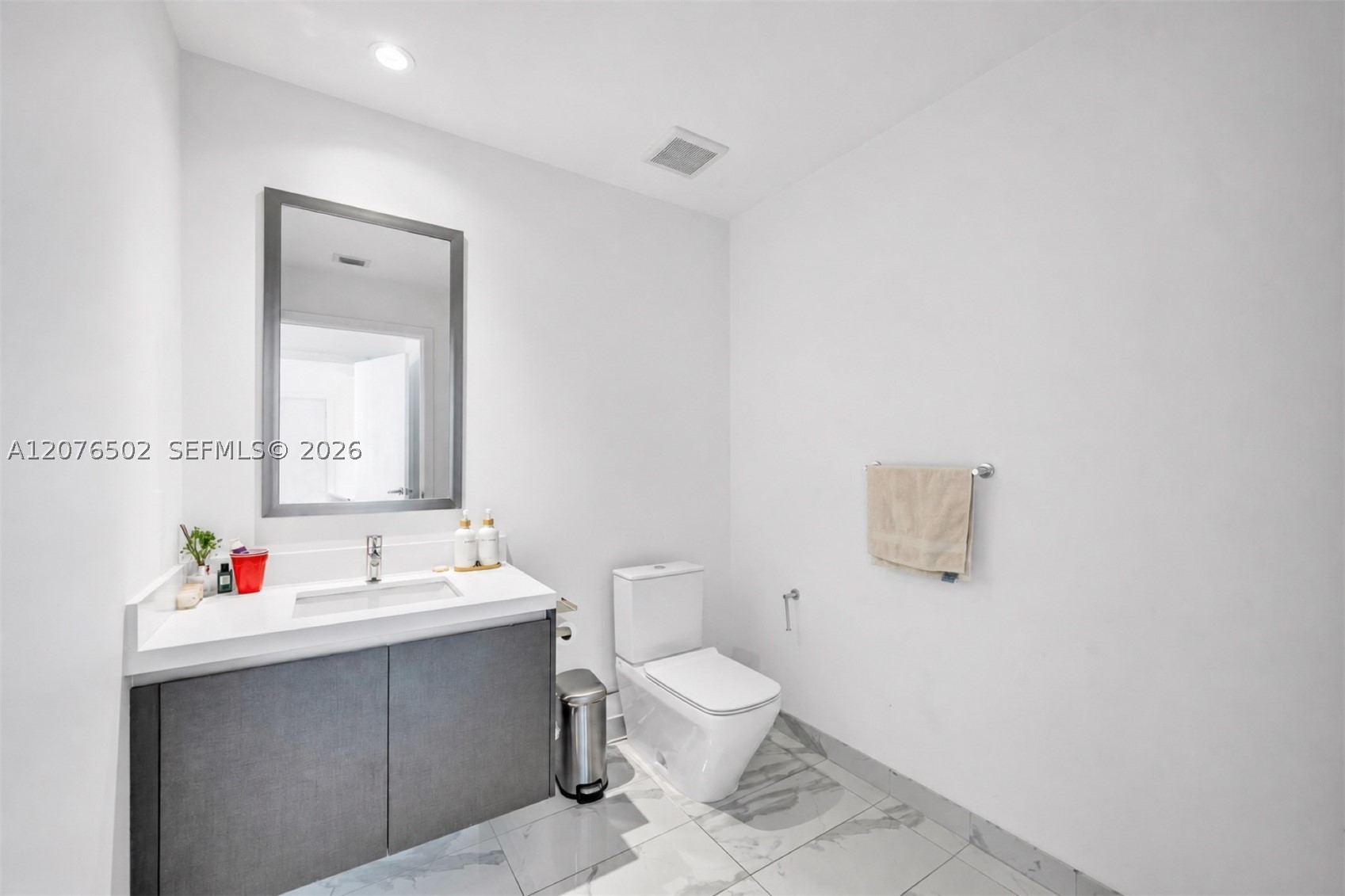 851 NE 1st Ave #2408 Miami, FL 33132