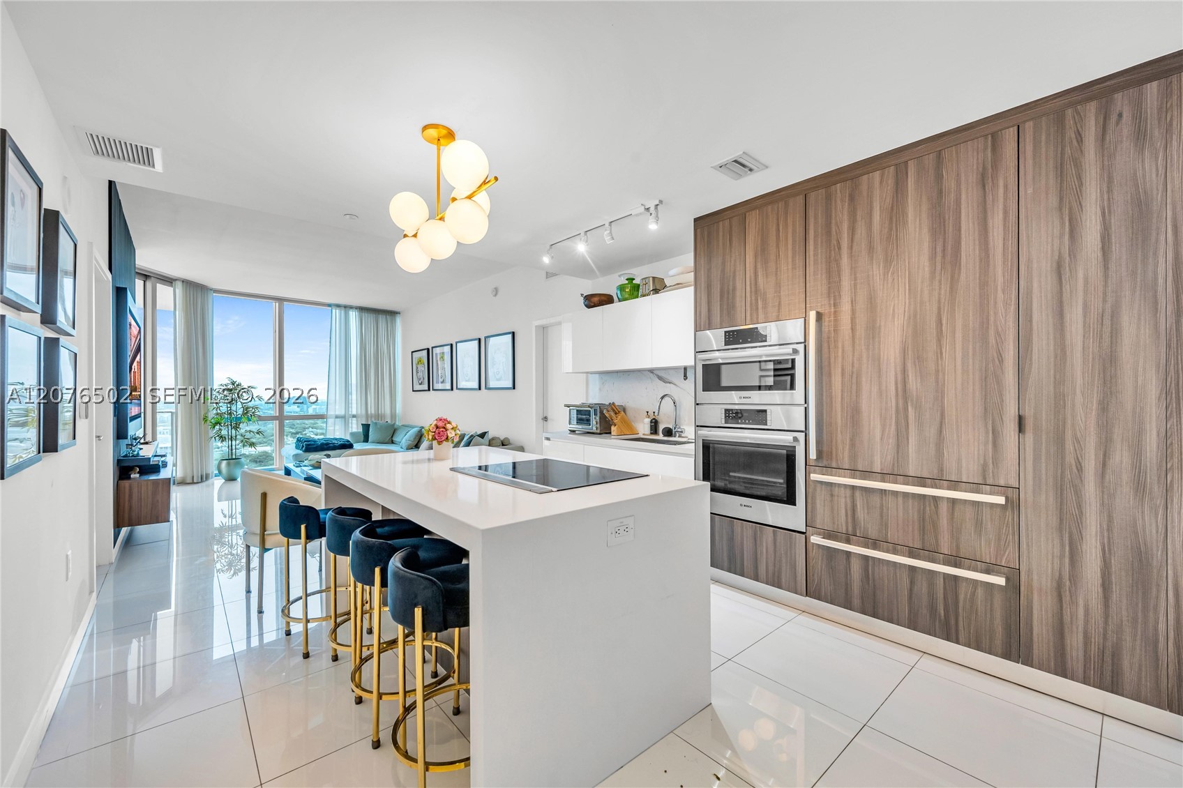 851 NE 1st Ave #2408 Miami, FL 33132