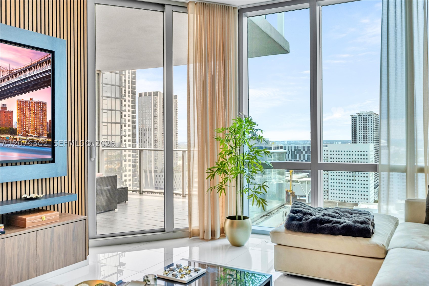 851 NE 1st Ave #2408 Miami, FL 33132