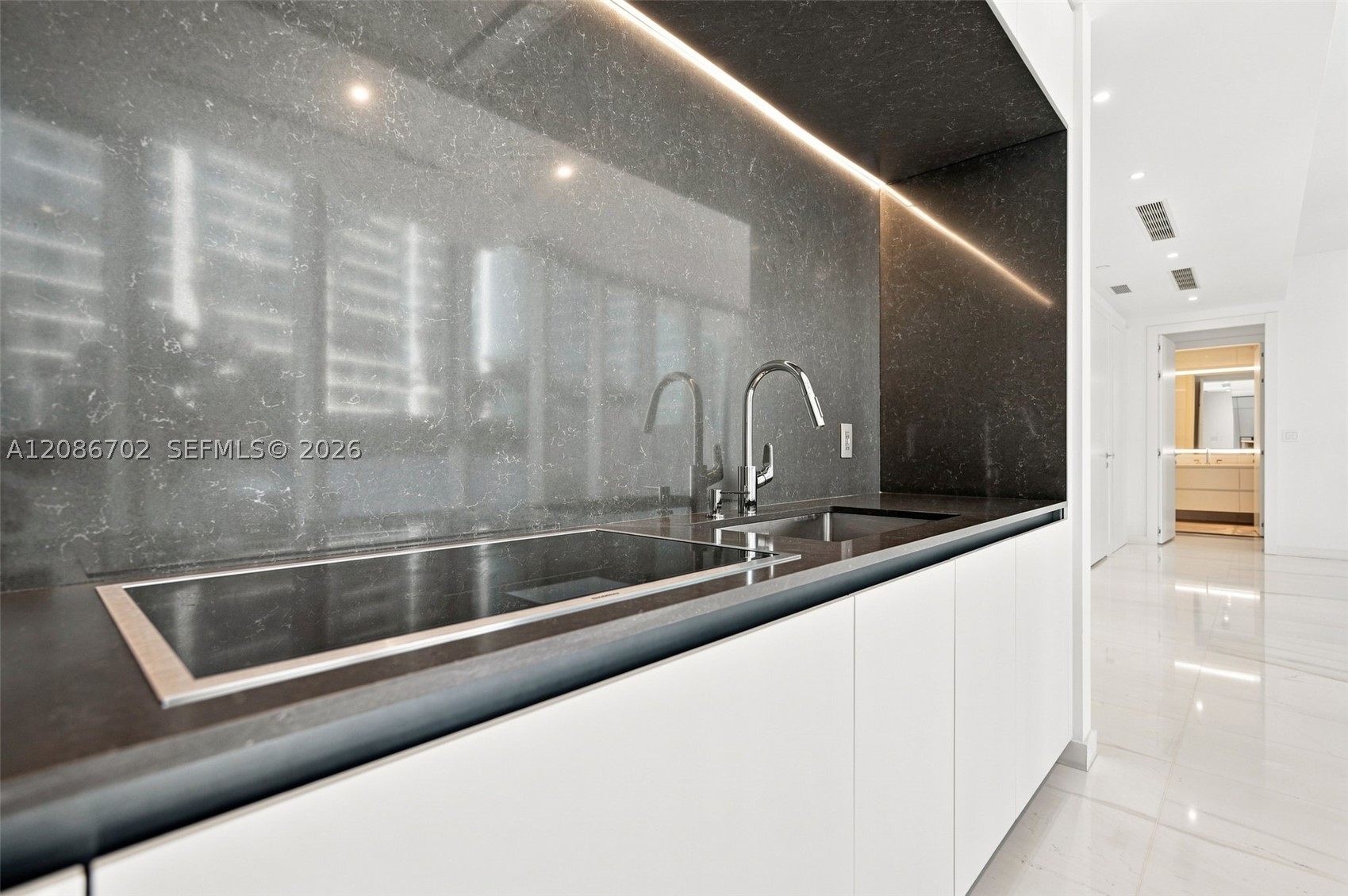 image Aston Martin Residences9
