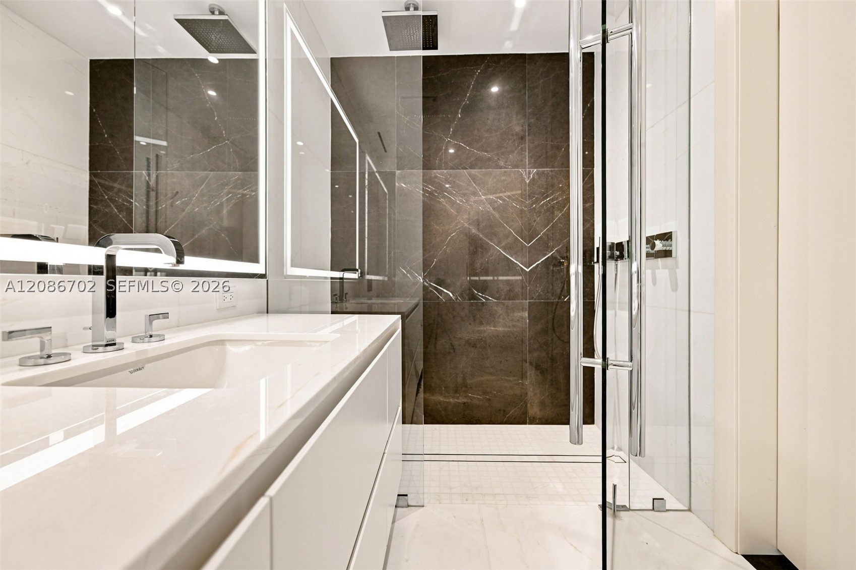 image Aston Martin Residences21