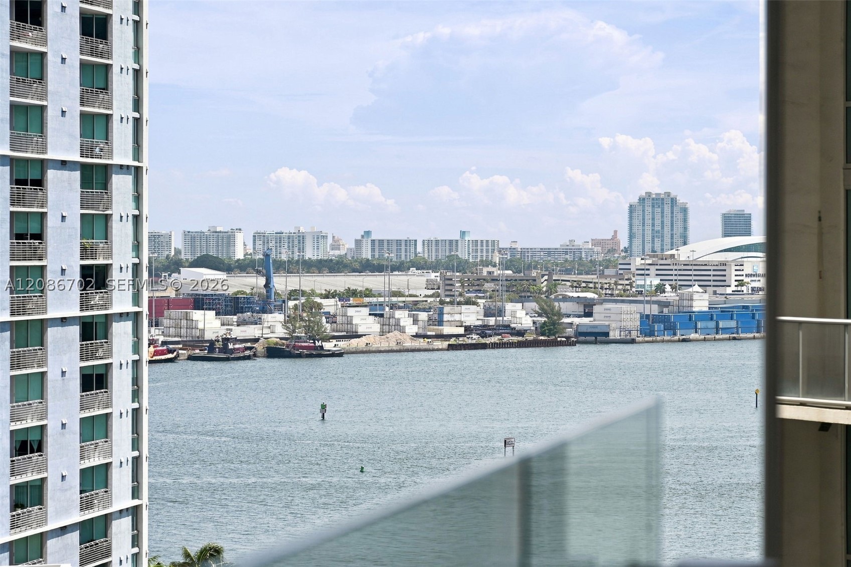image Aston Martin Residences25
