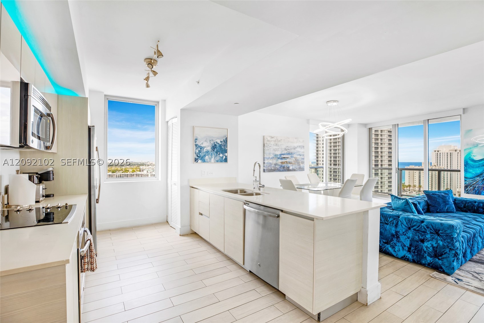 image Beachwalk Condominium9