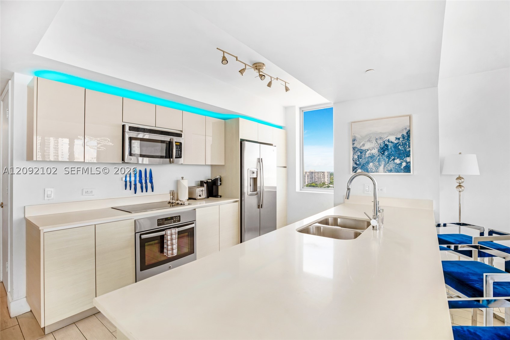 image Beachwalk Condominium10