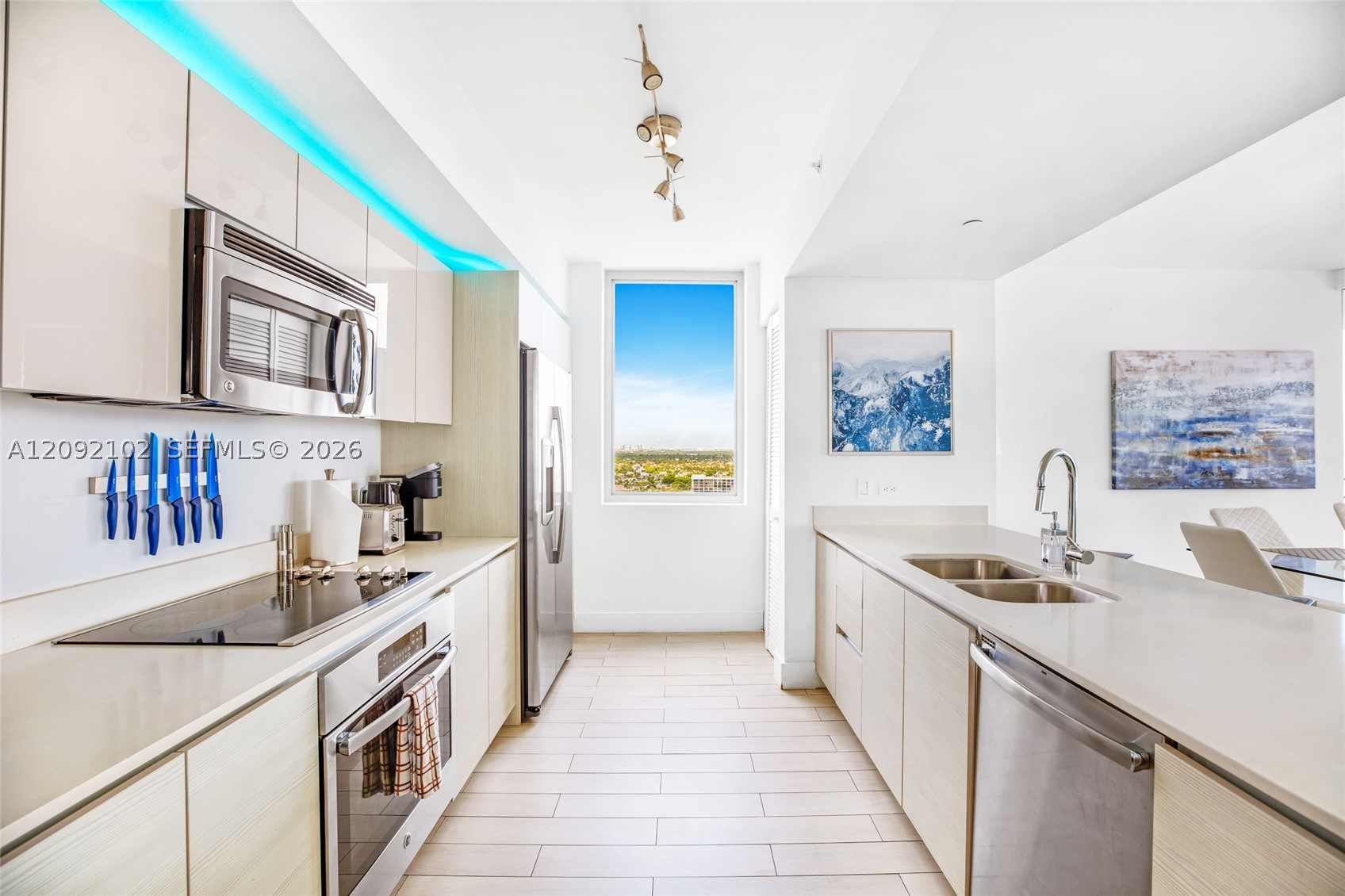 image Beachwalk Condominium11