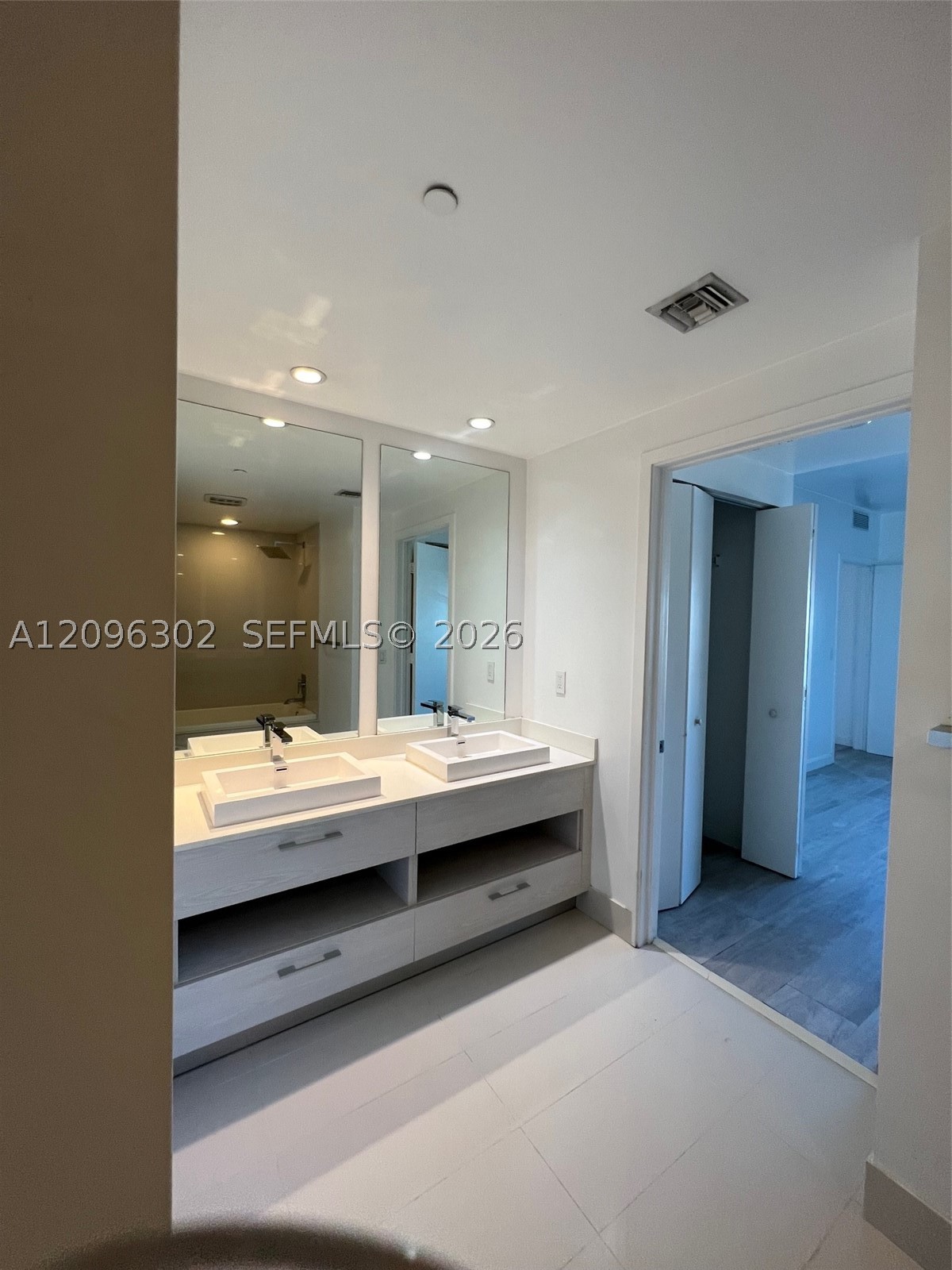 image Brickell Heights East12