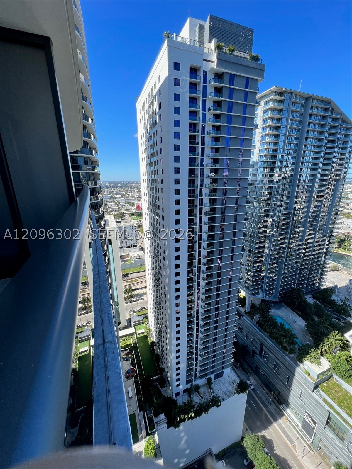 image Brickell Heights East3