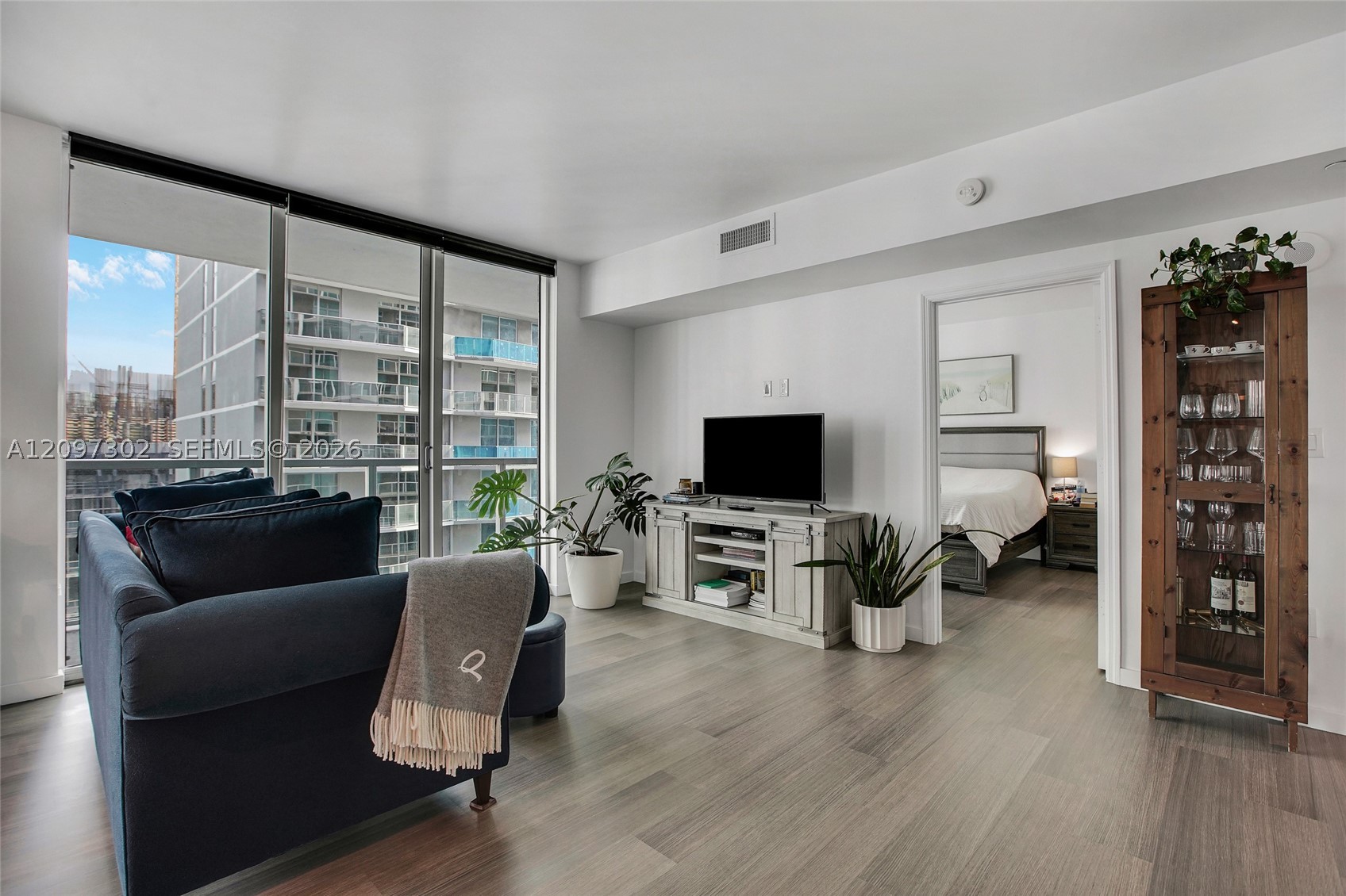 image 500 Brickell West3