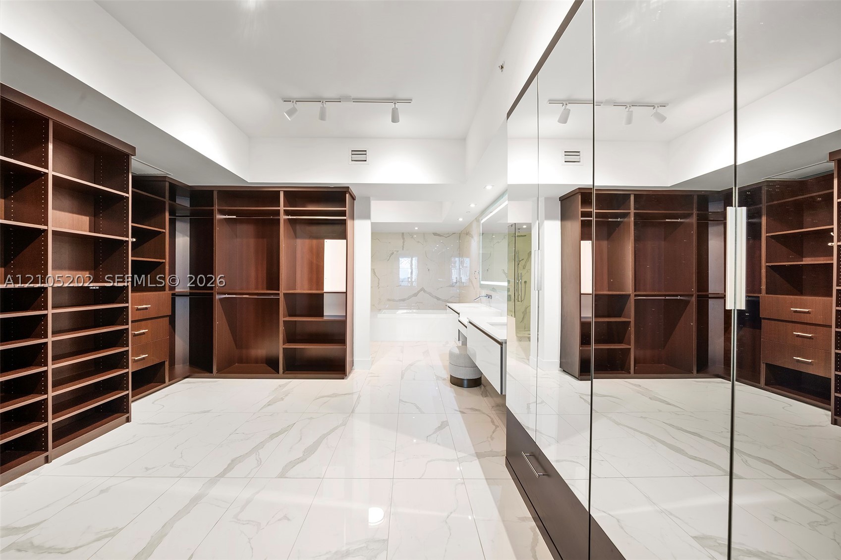 5000 Island Estates Dr #1106 Aventura, FL 33160