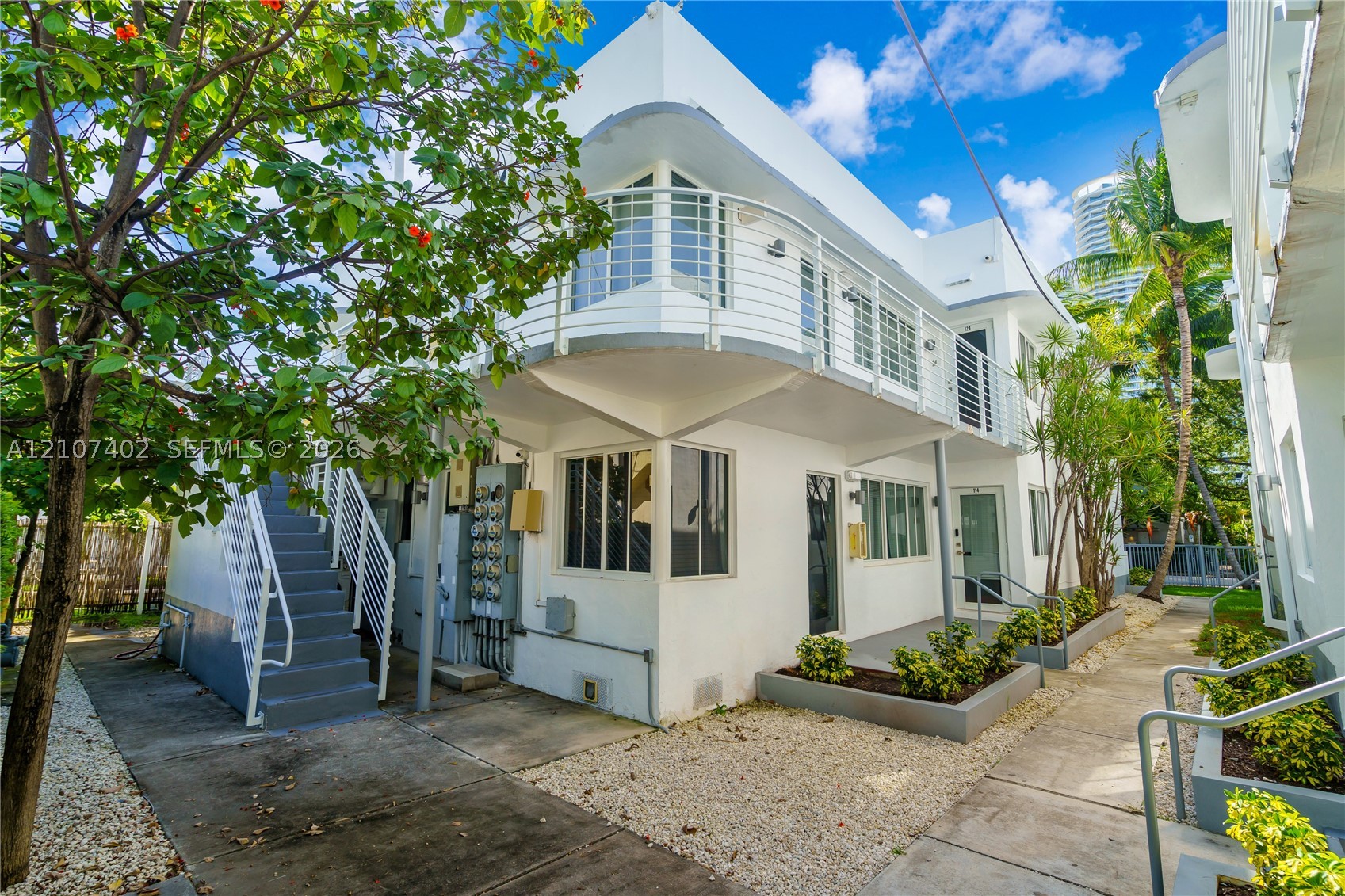551 Michigan Ave #223