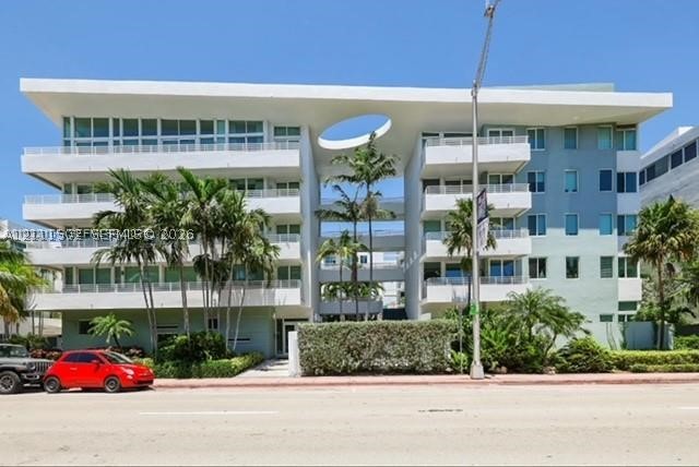 7800 Collins Ave #203