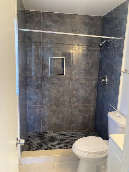 227 Castlewood #207 North Palm Beach, FL 33408