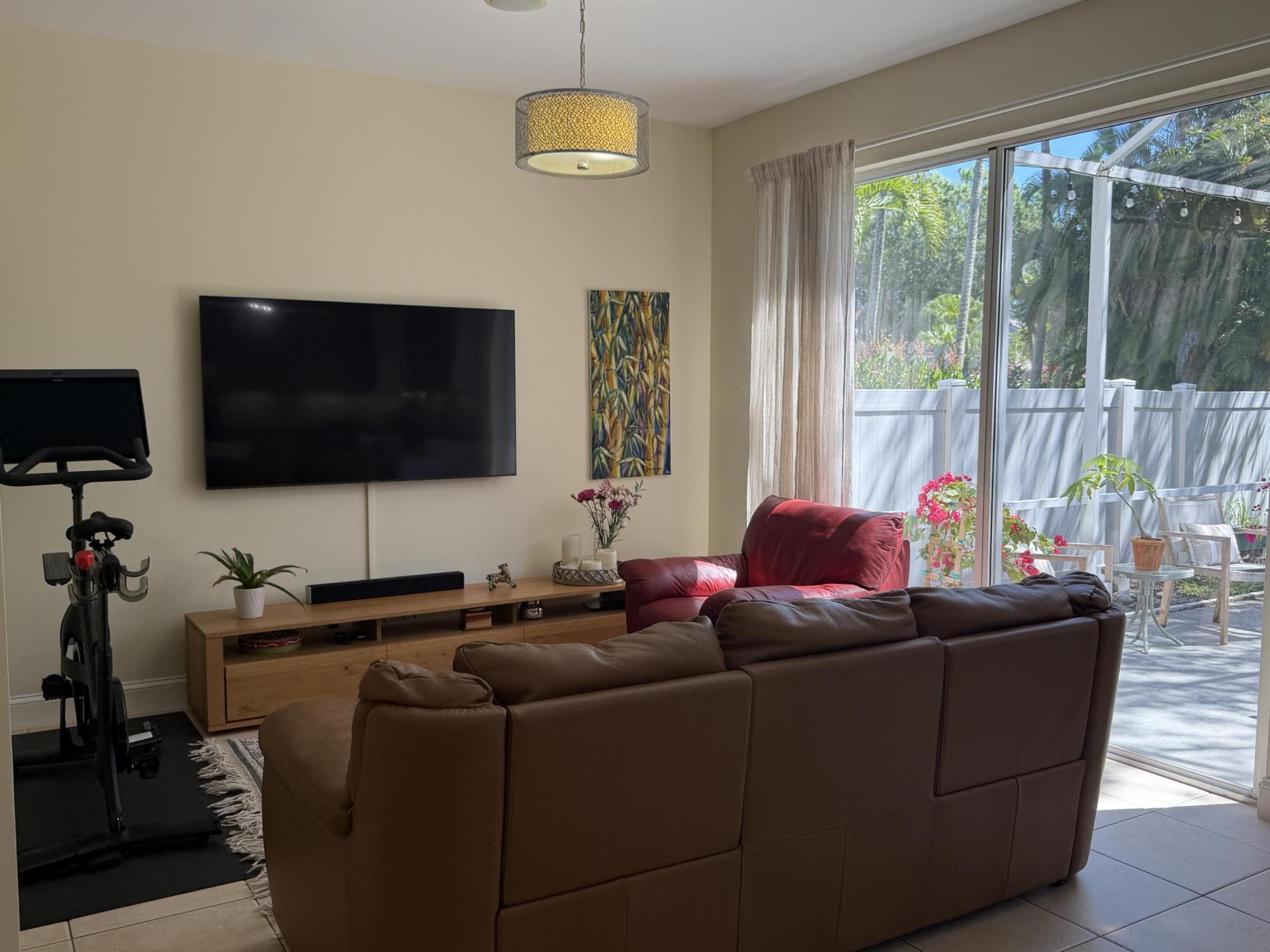 10255 Little Mustang Lake Worth, FL 33449