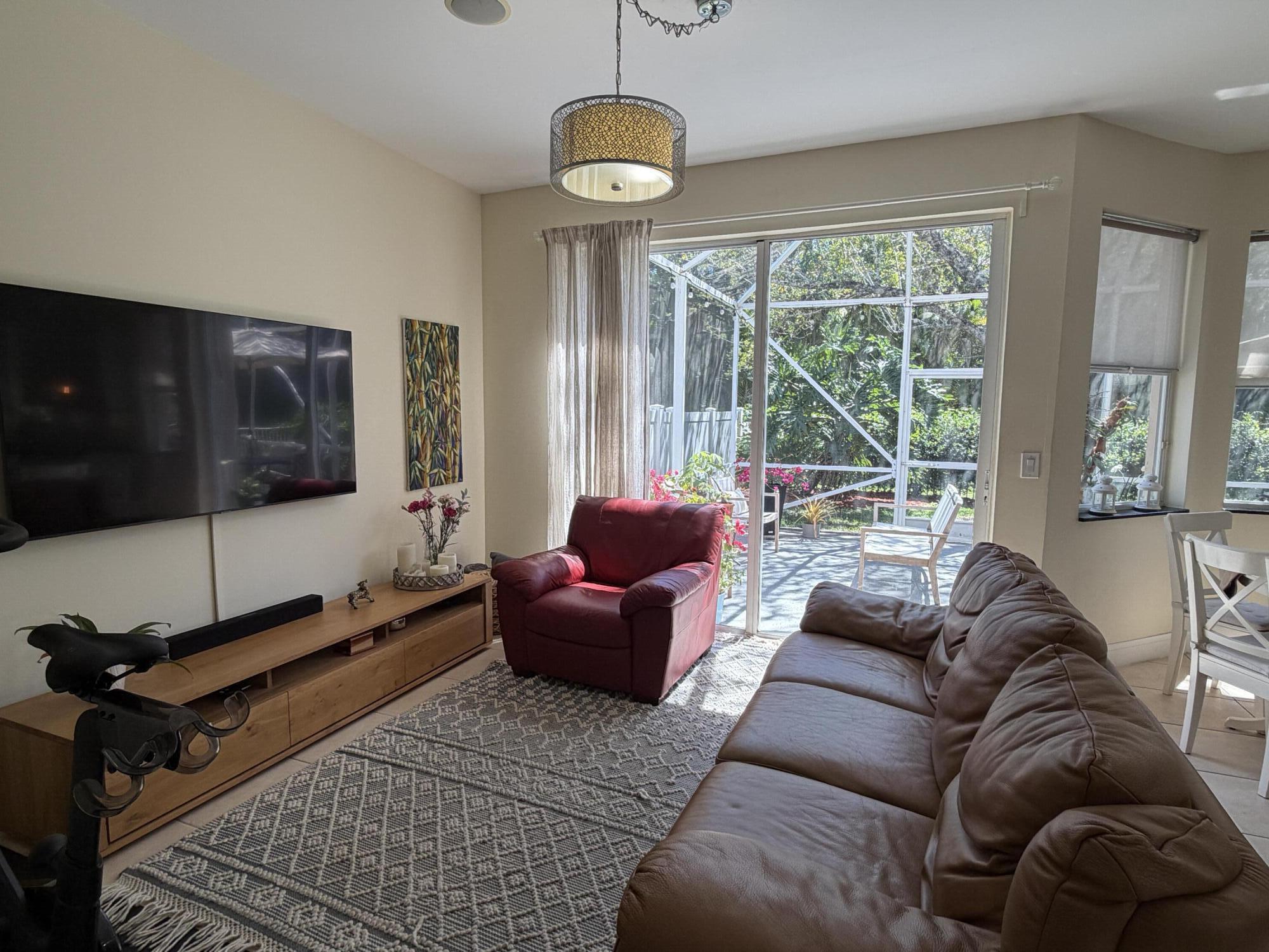 10255 Little Mustang Lake Worth, FL 33449