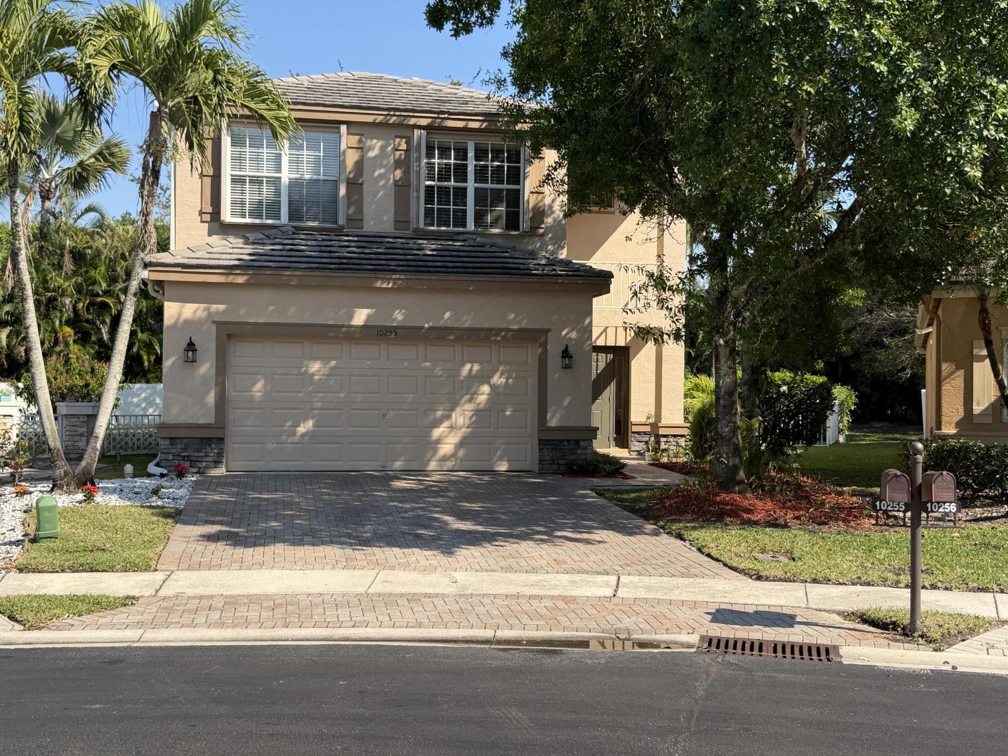 10255 Little Mustang Lake Worth, FL 33449