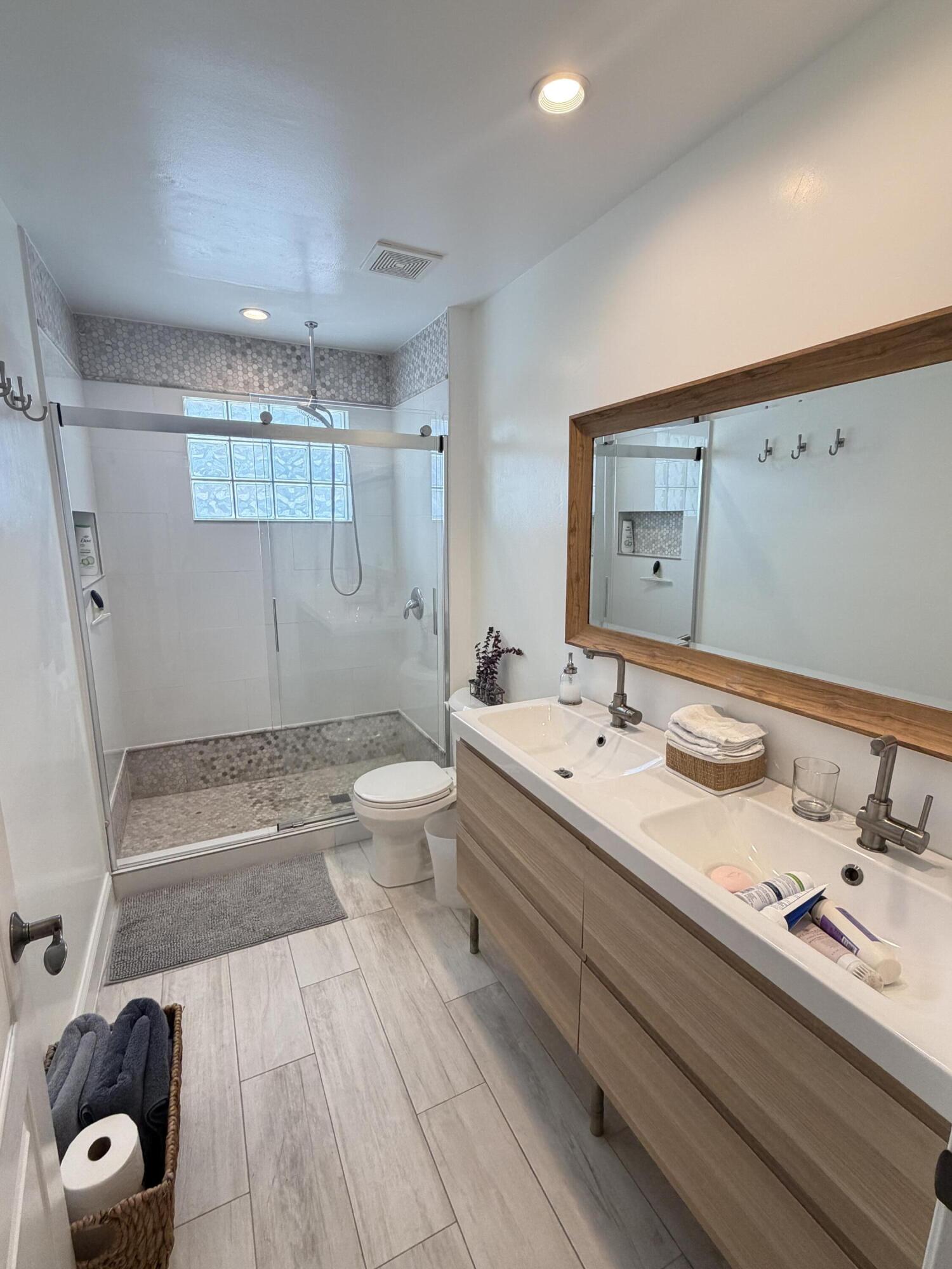 10255 Little Mustang Lake Worth, FL 33449