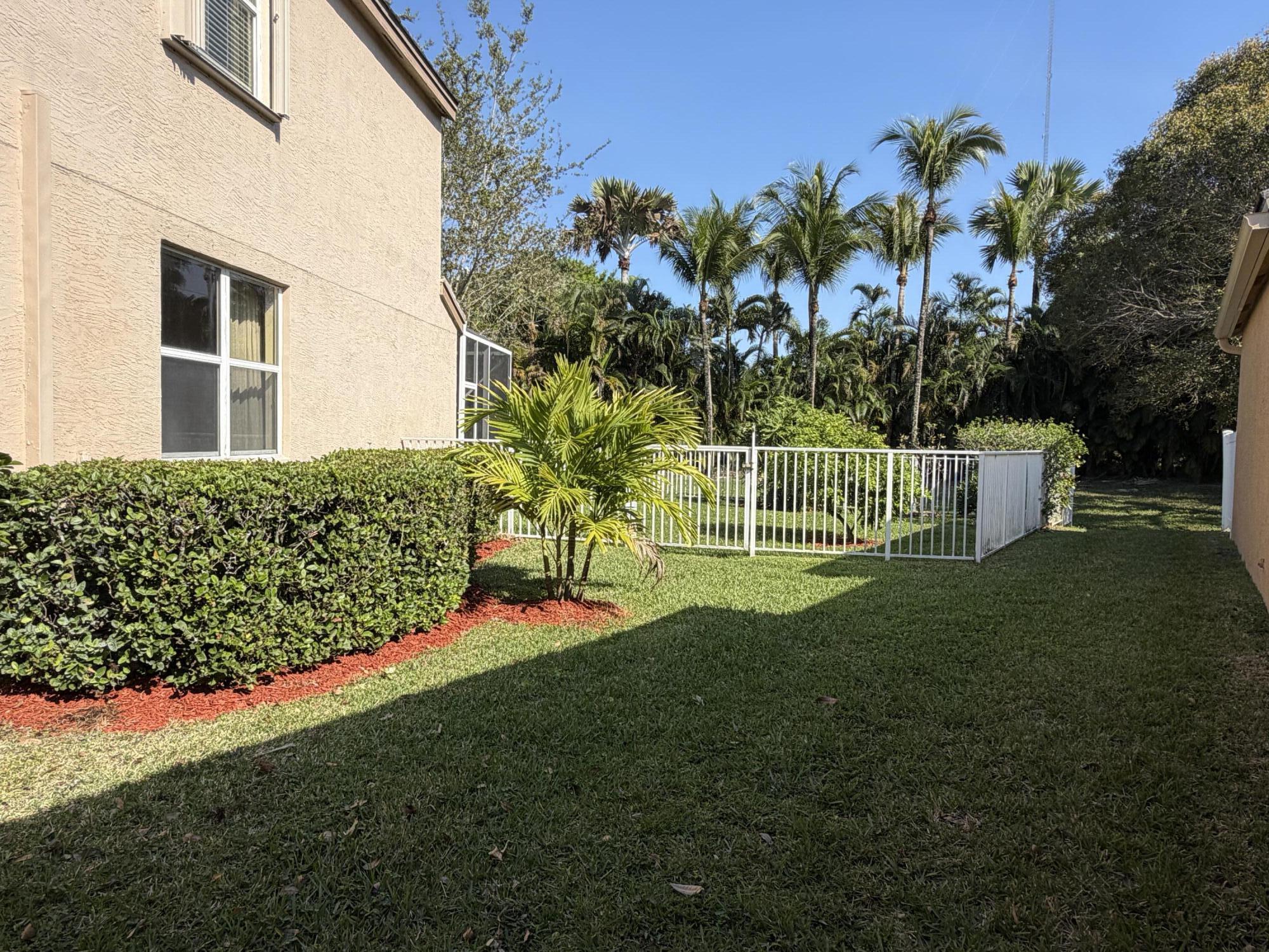 10255 Little Mustang Lake Worth, FL 33449