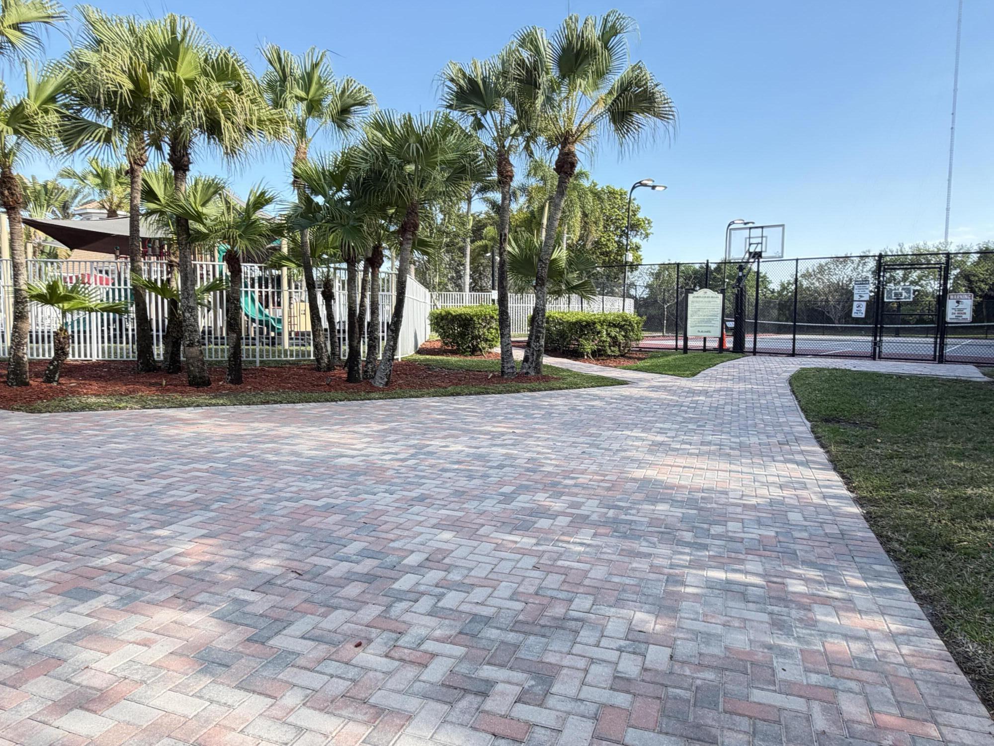 10255 Little Mustang Lake Worth, FL 33449