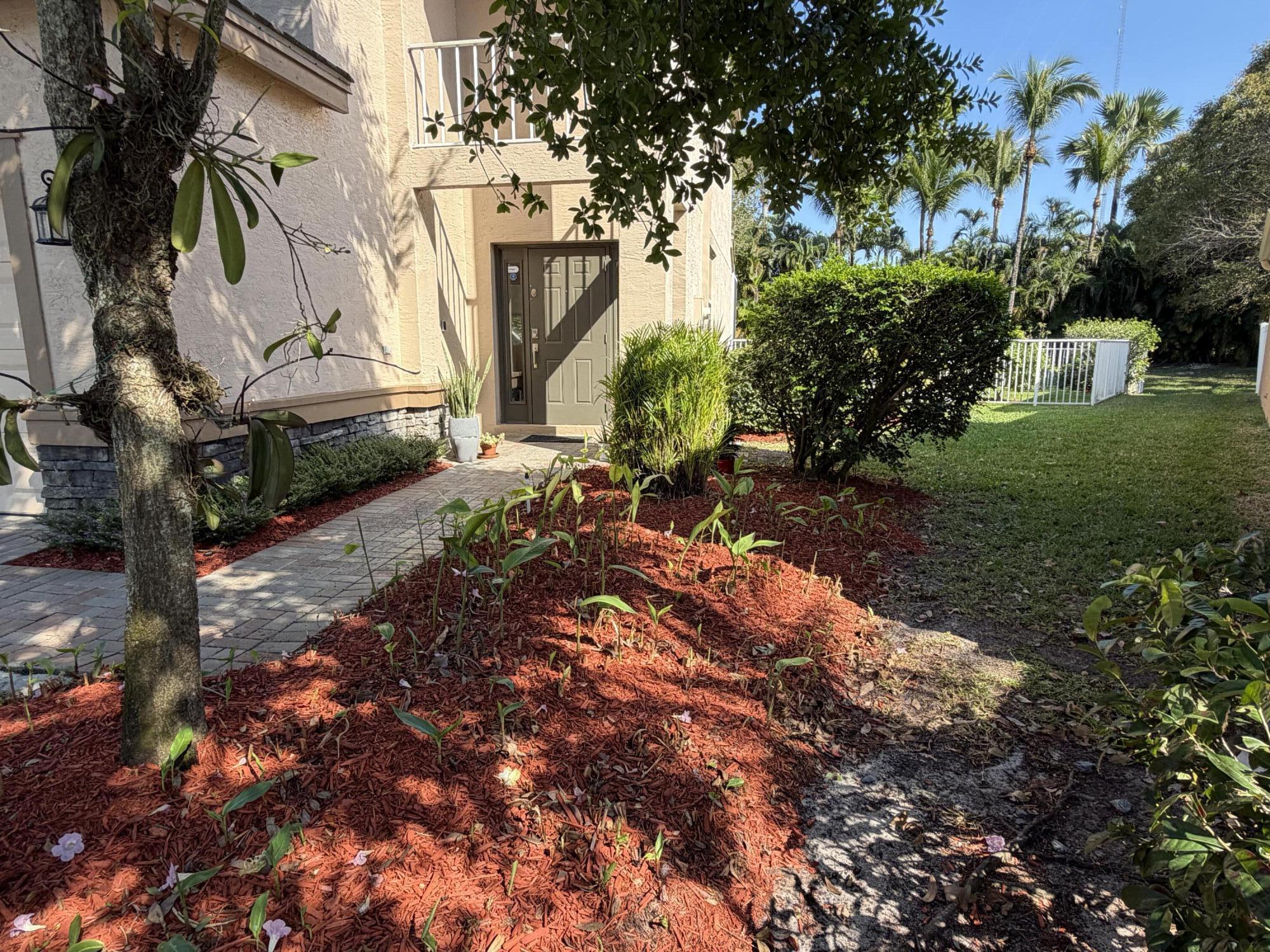 10255 Little Mustang Lake Worth, FL 33449