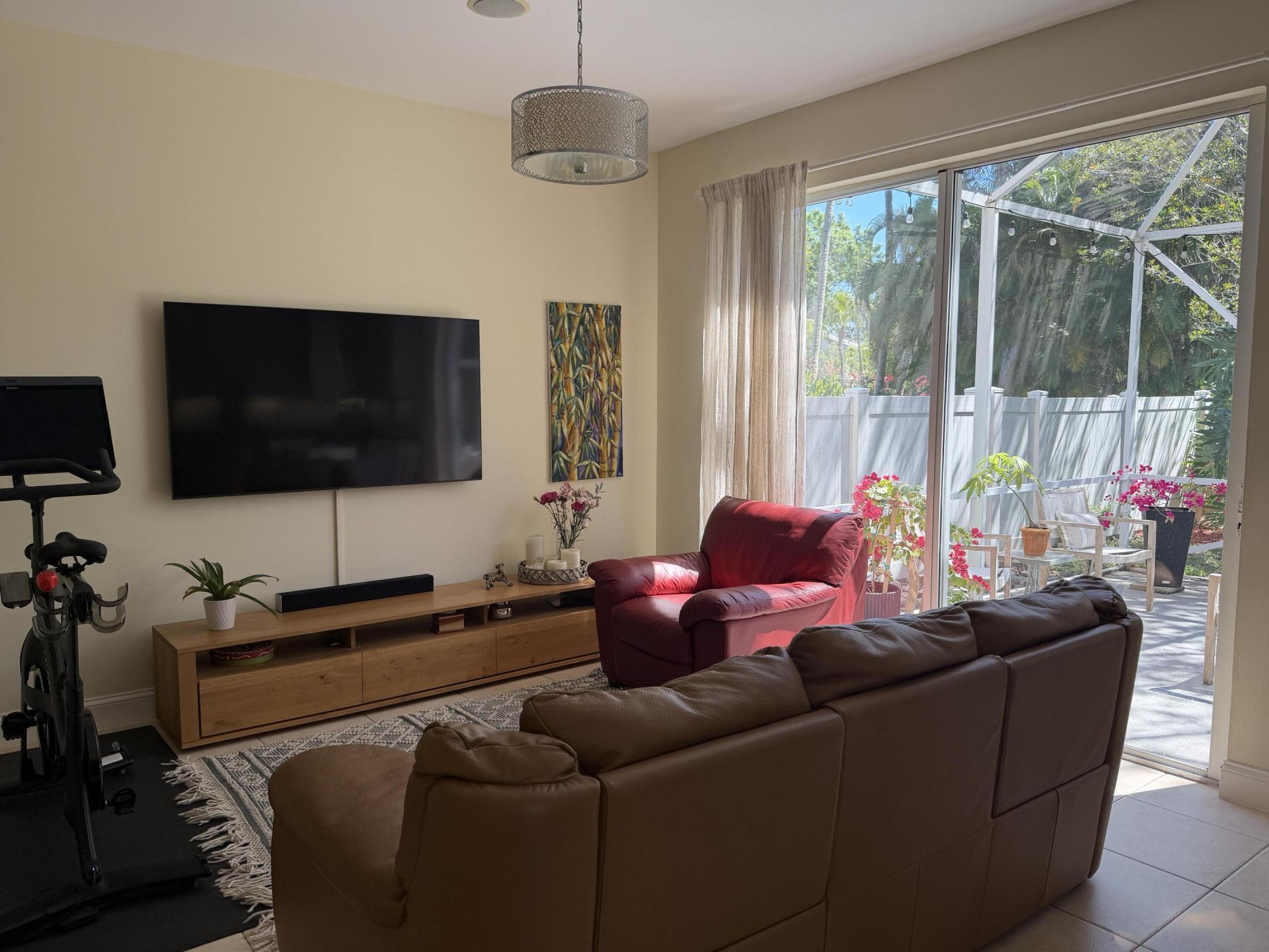 10255 Little Mustang Lake Worth, FL 33449