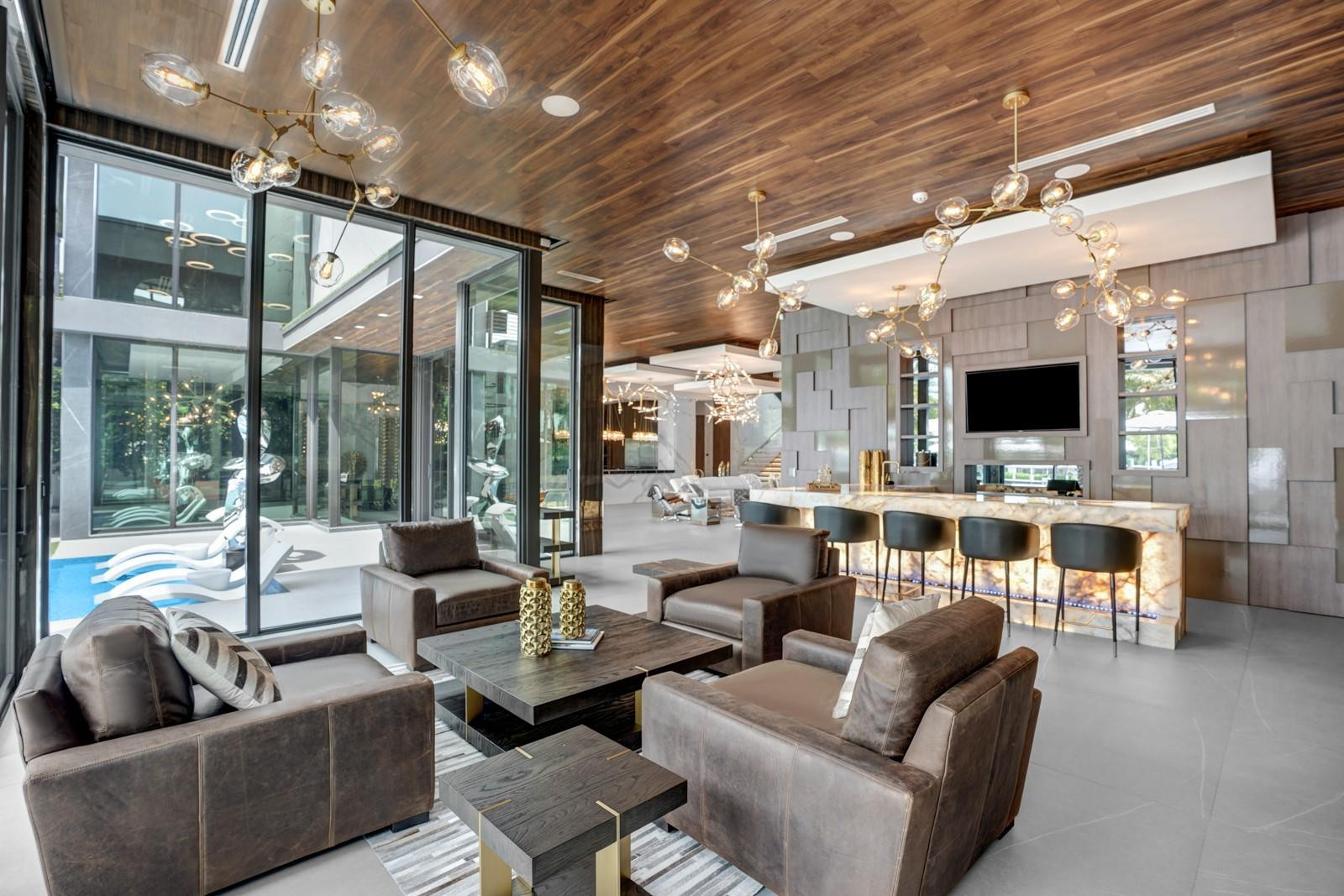 671 Middle Riv Fort Lauderdale, FL 33304