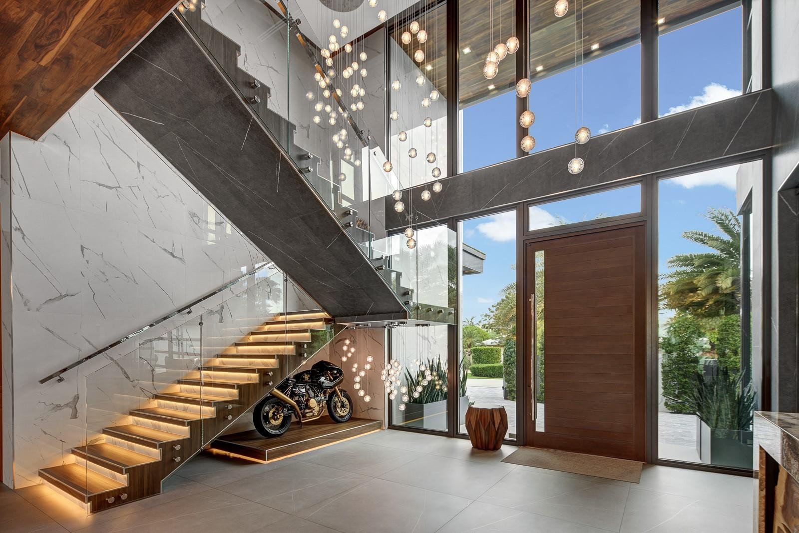 671 Middle Riv Fort Lauderdale, FL 33304