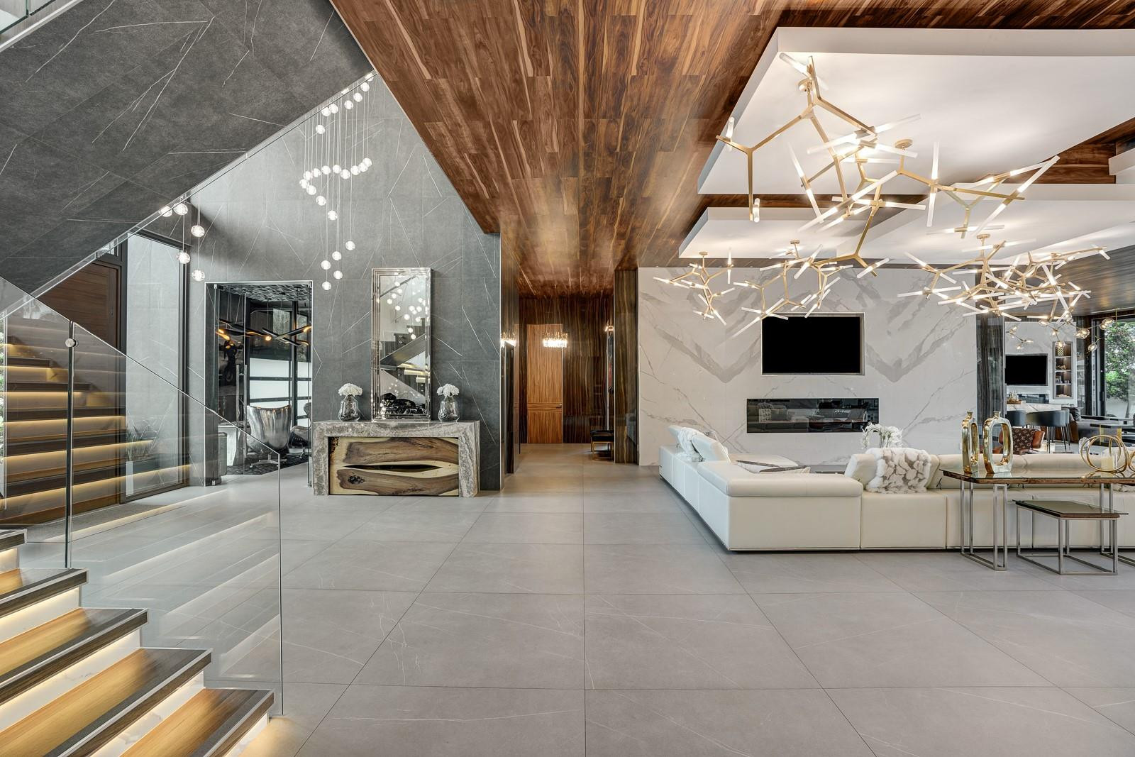 671 Middle Riv Fort Lauderdale, FL 33304